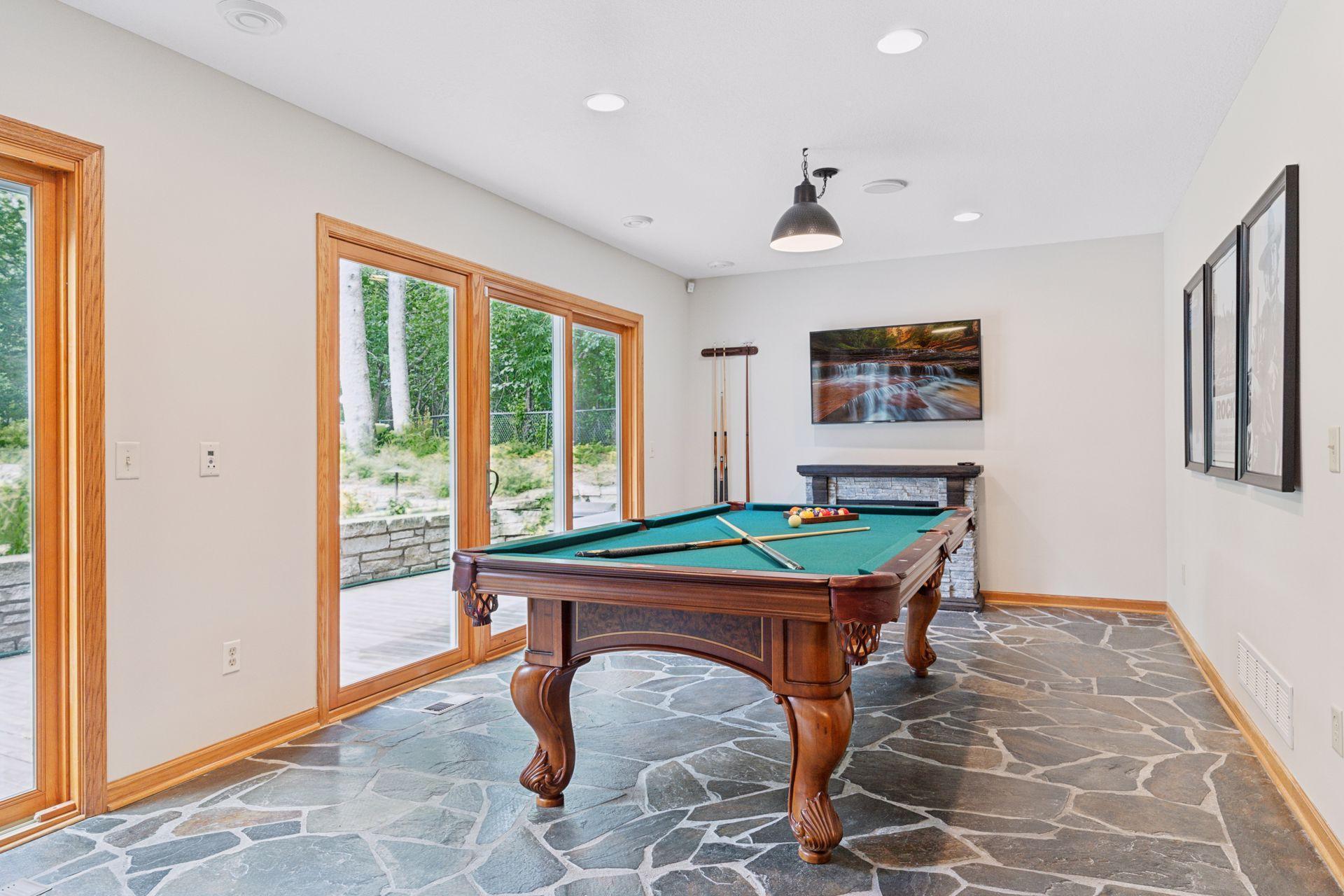 341 Westwood Drive N