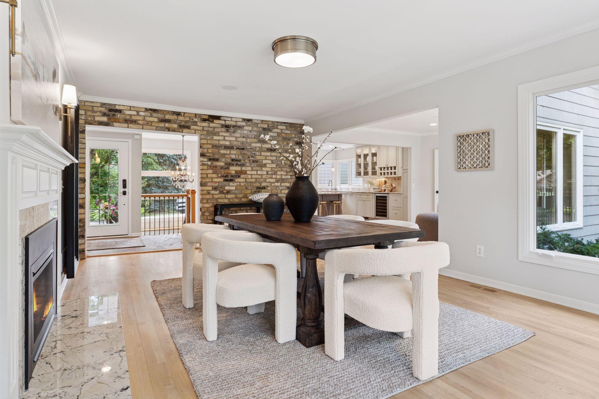 341 Westwood Drive N