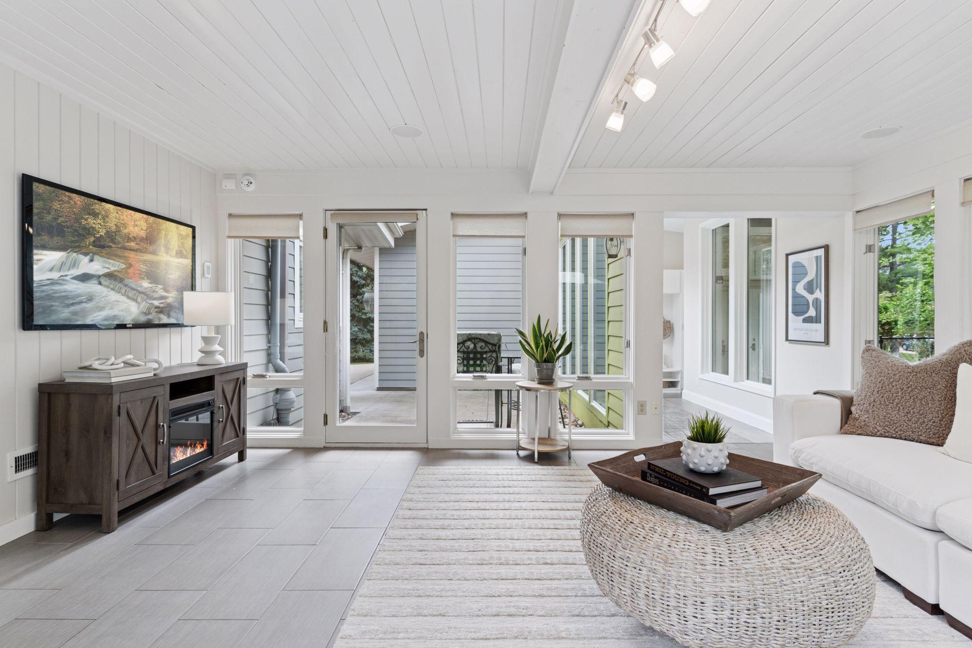 341 Westwood Drive N