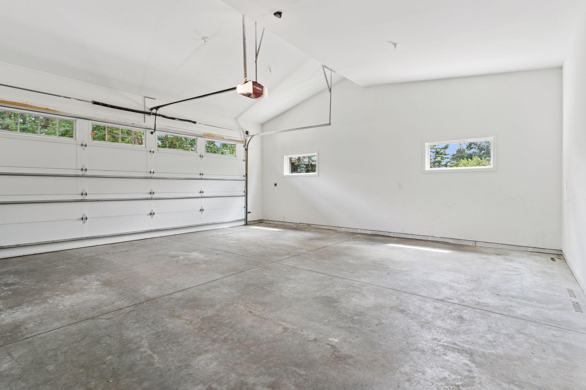 341 Westwood Drive N