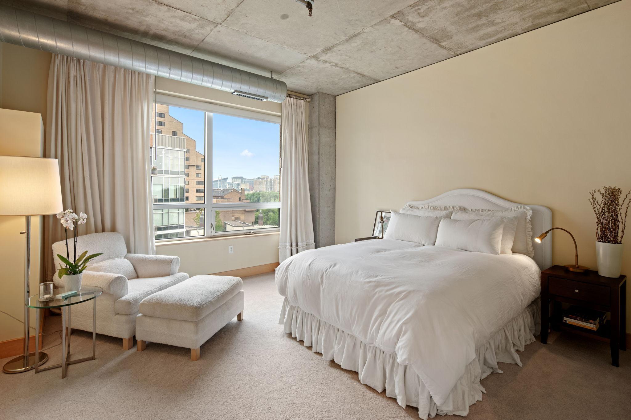 150 2nd Street NE Unit: B513