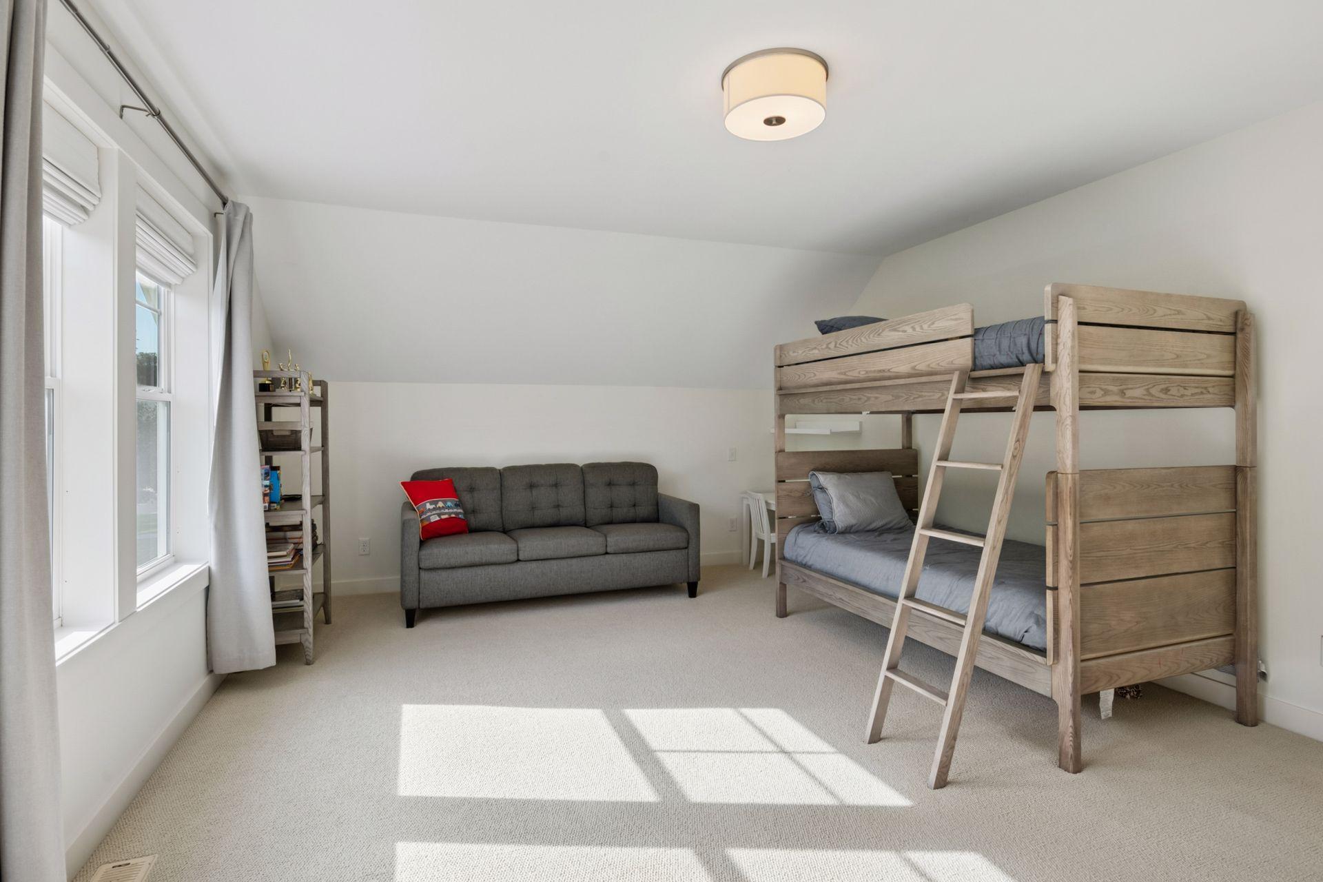 5612 Zenith Avenue S