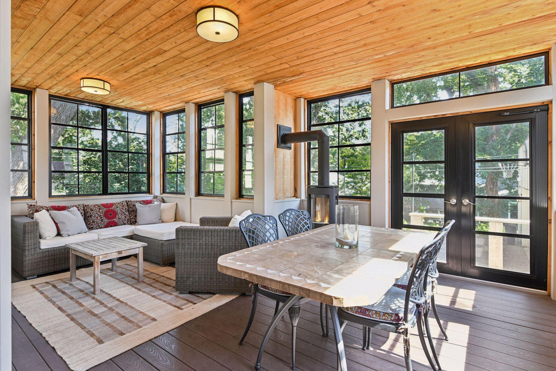 3933 Zenith Avenue S