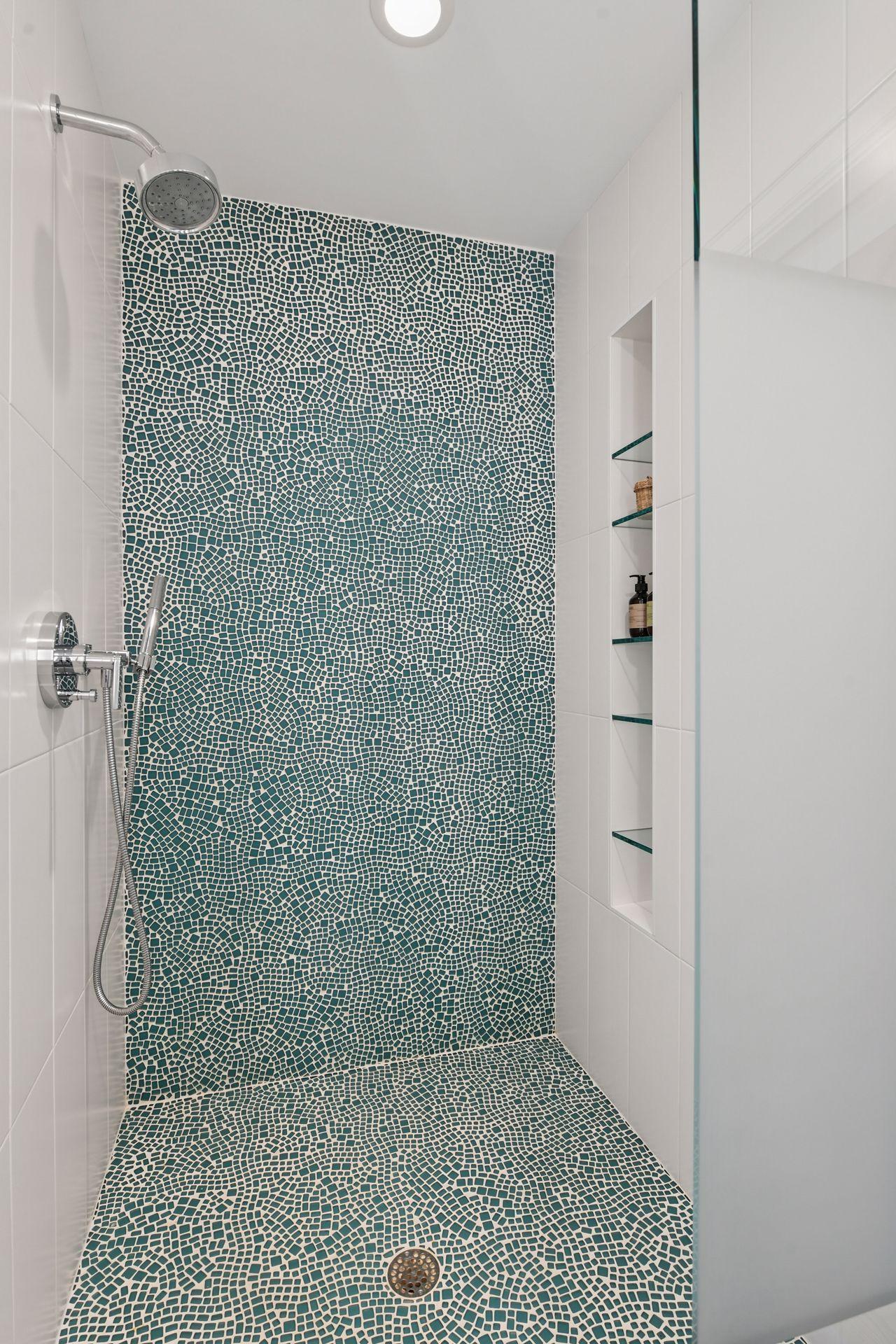 3933 Zenith Avenue S