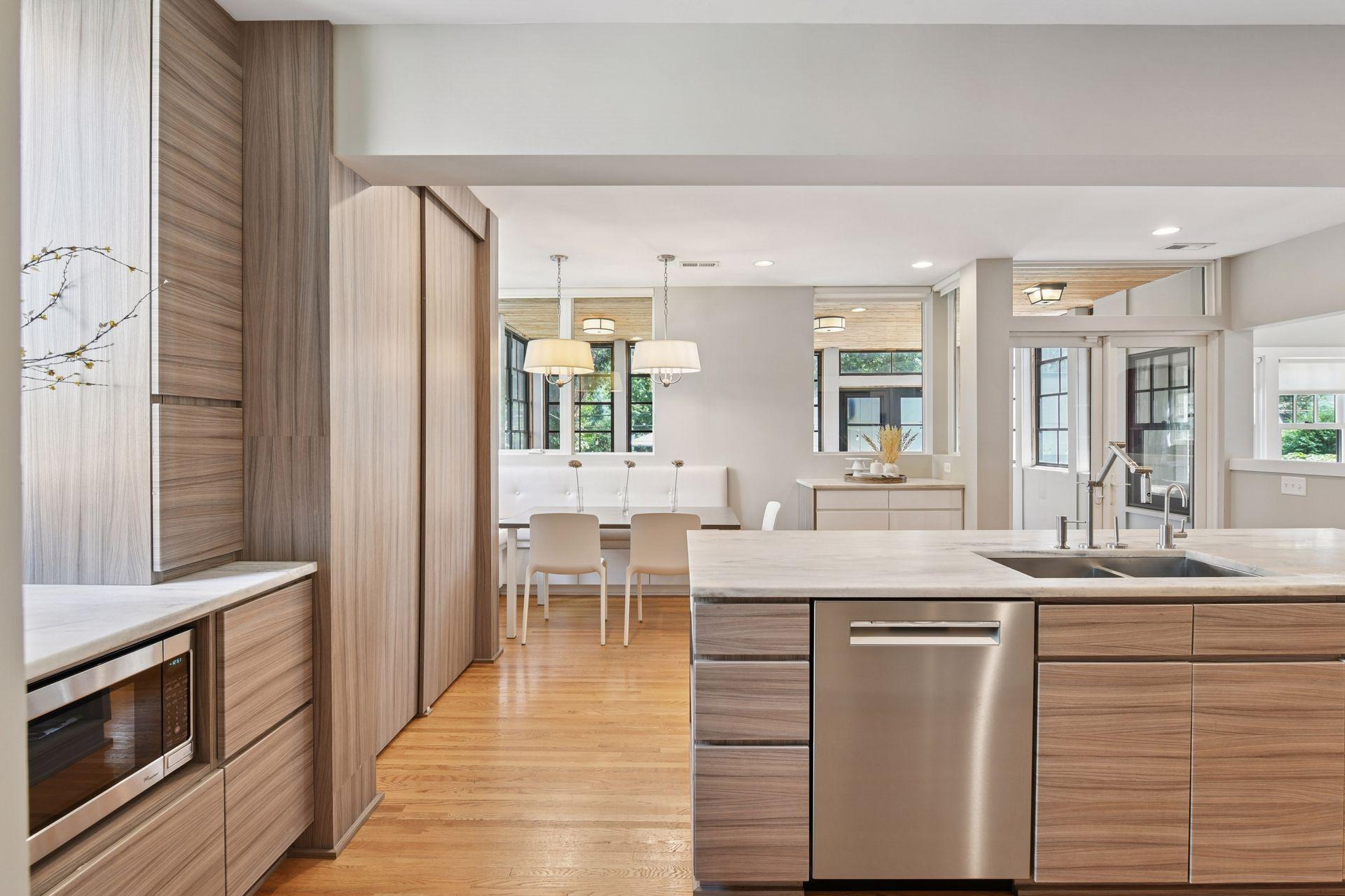 3933 Zenith Avenue S