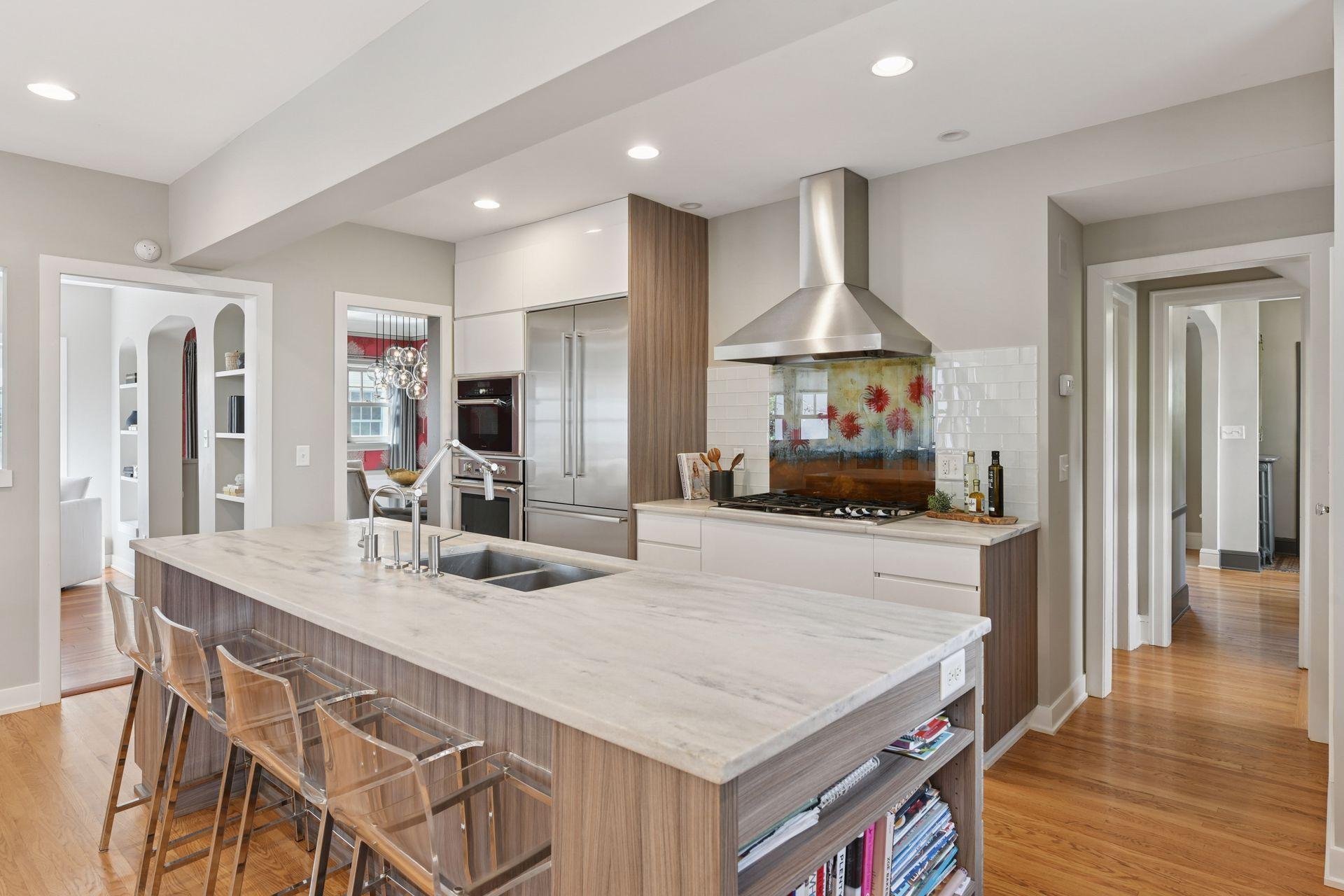 3933 Zenith Avenue S