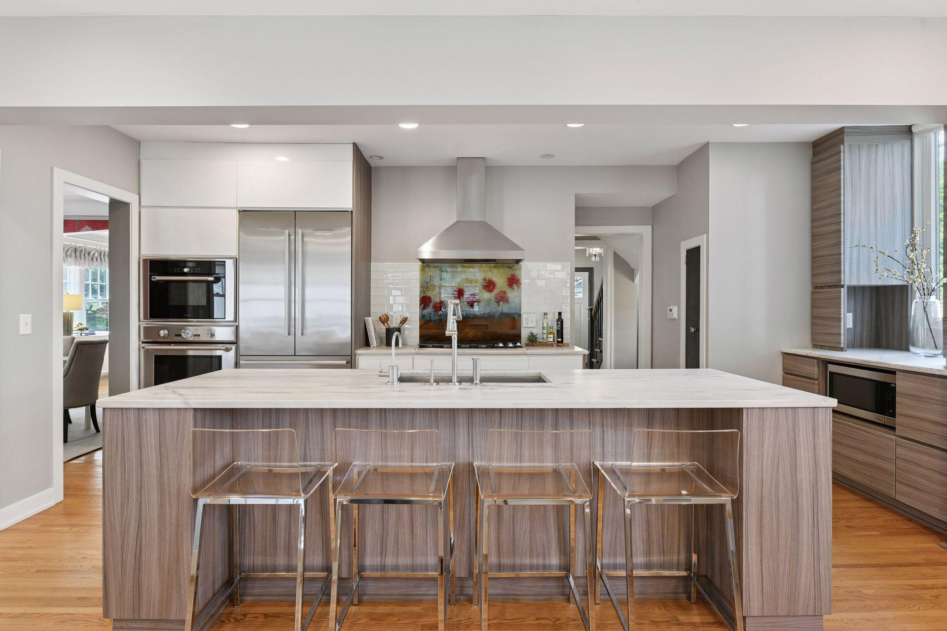 3933 Zenith Avenue S