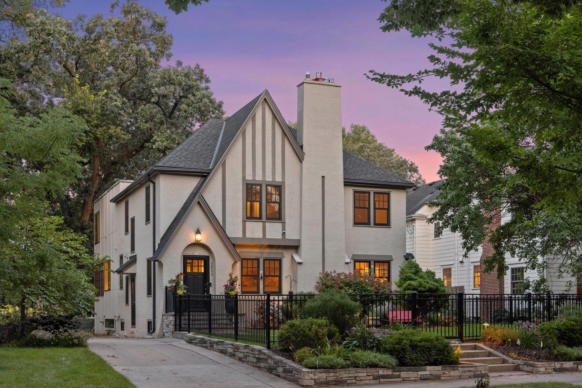 3933 Zenith Avenue S