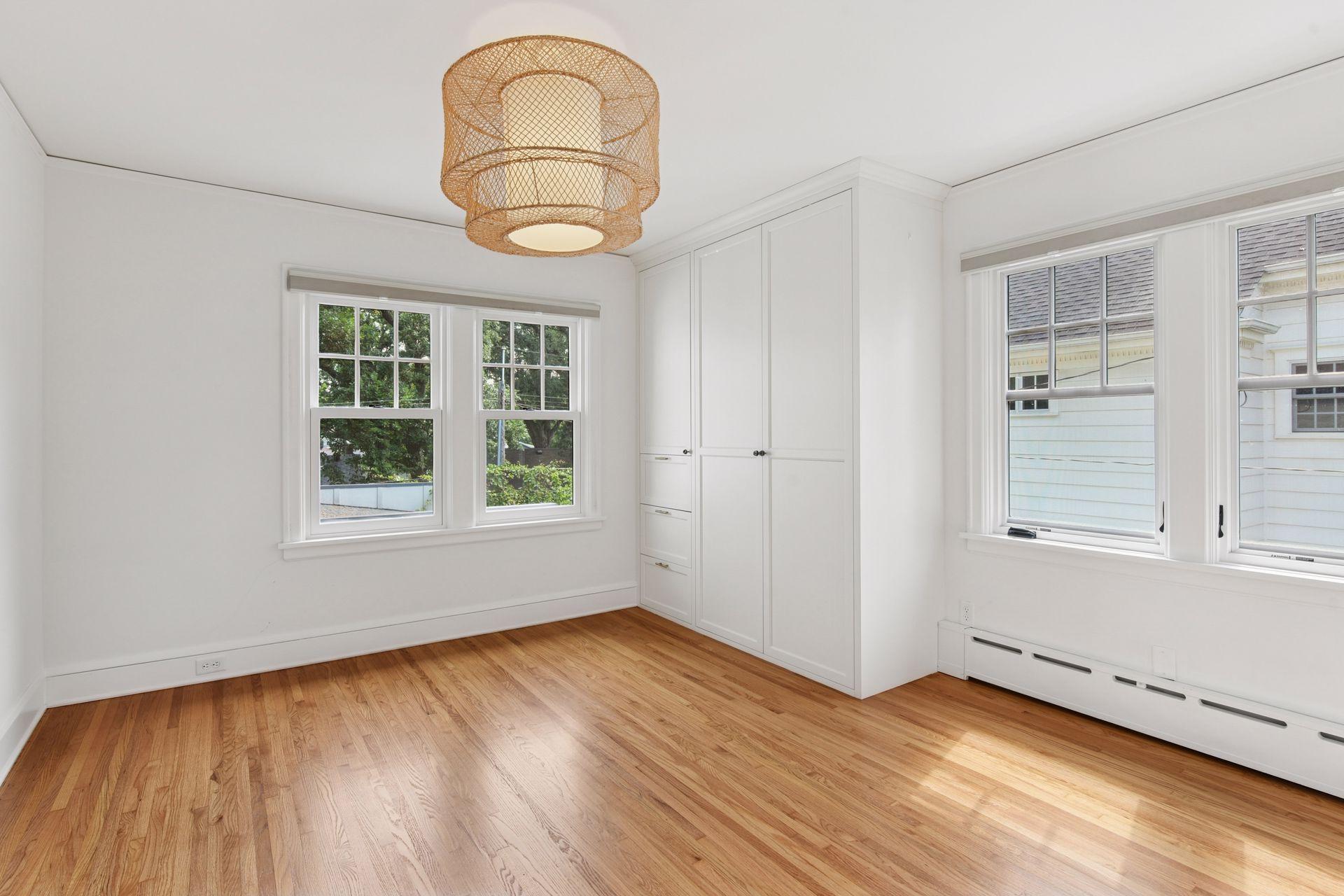 3933 Zenith Avenue S