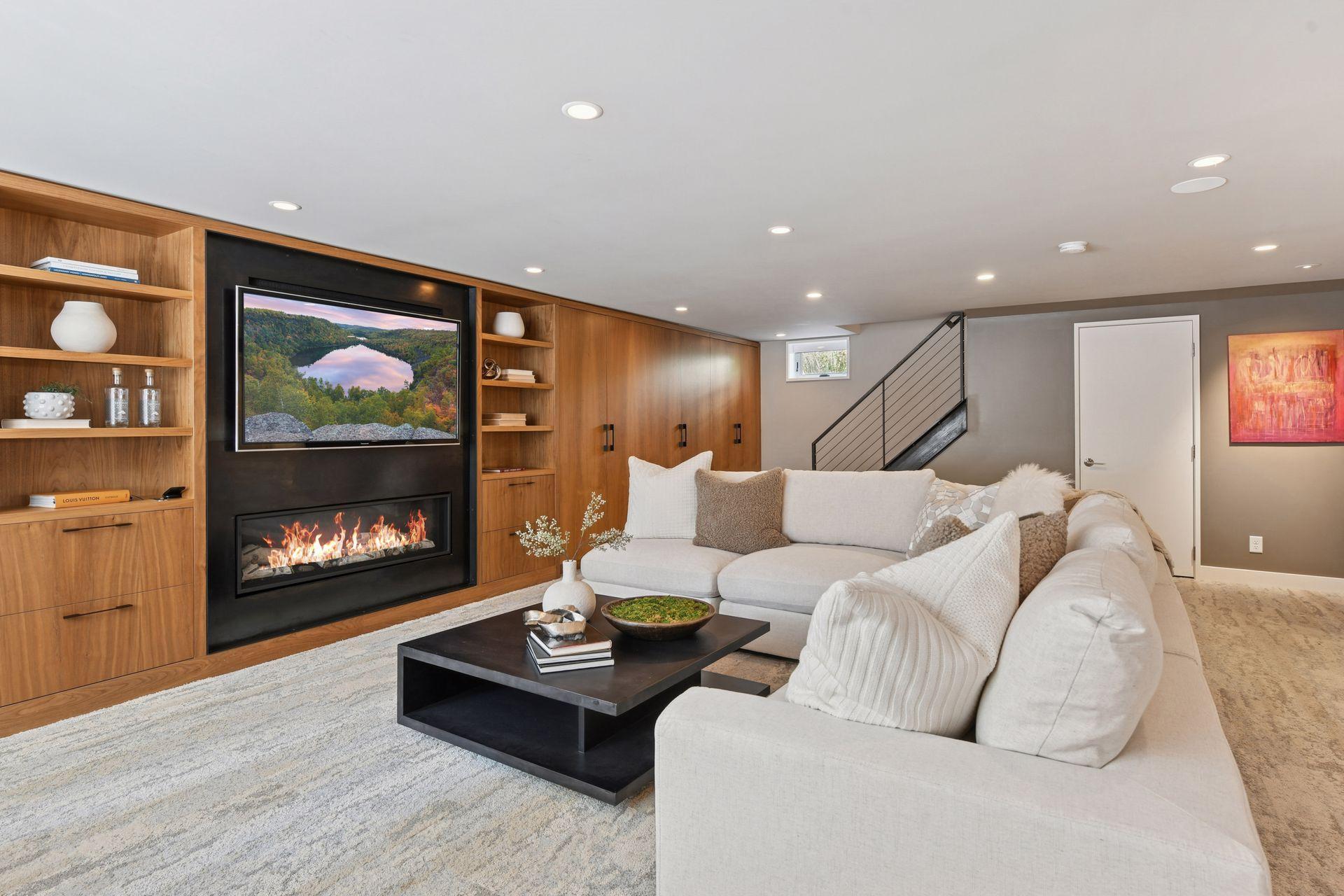 3933 Zenith Avenue S