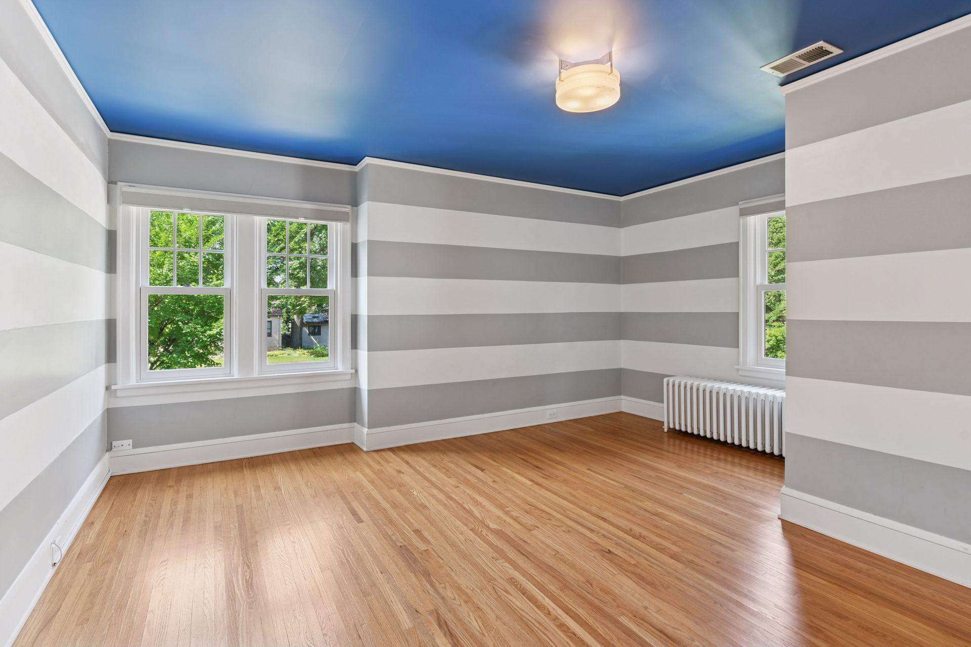 3933 Zenith Avenue S