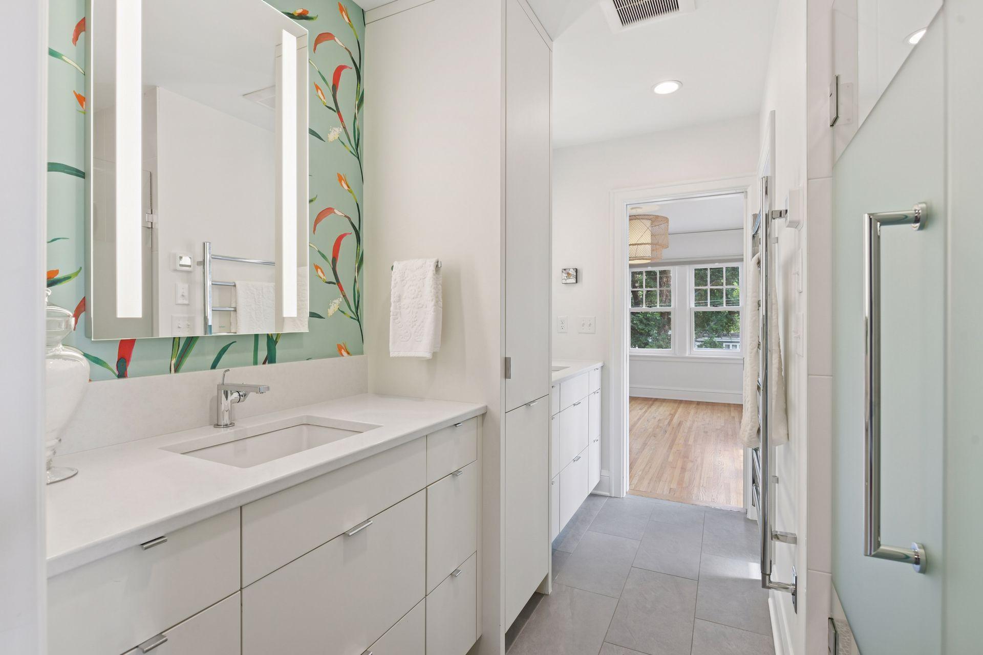 3933 Zenith Avenue S