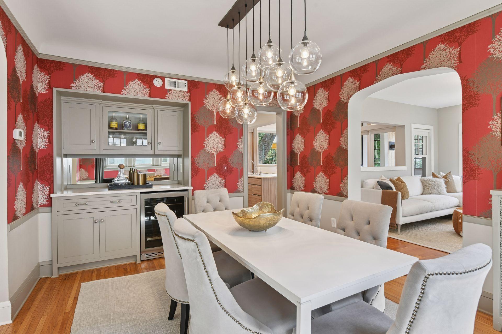 3933 Zenith Avenue S