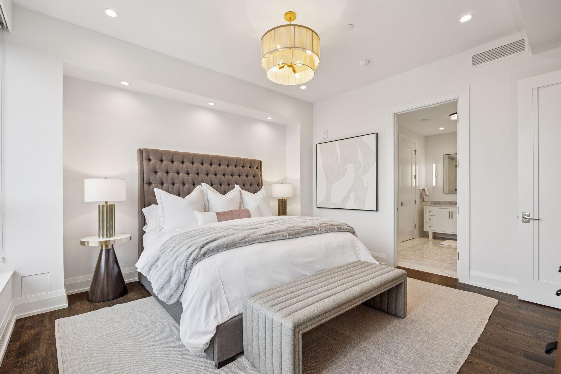 1111 W River Parkway Unit: 11D