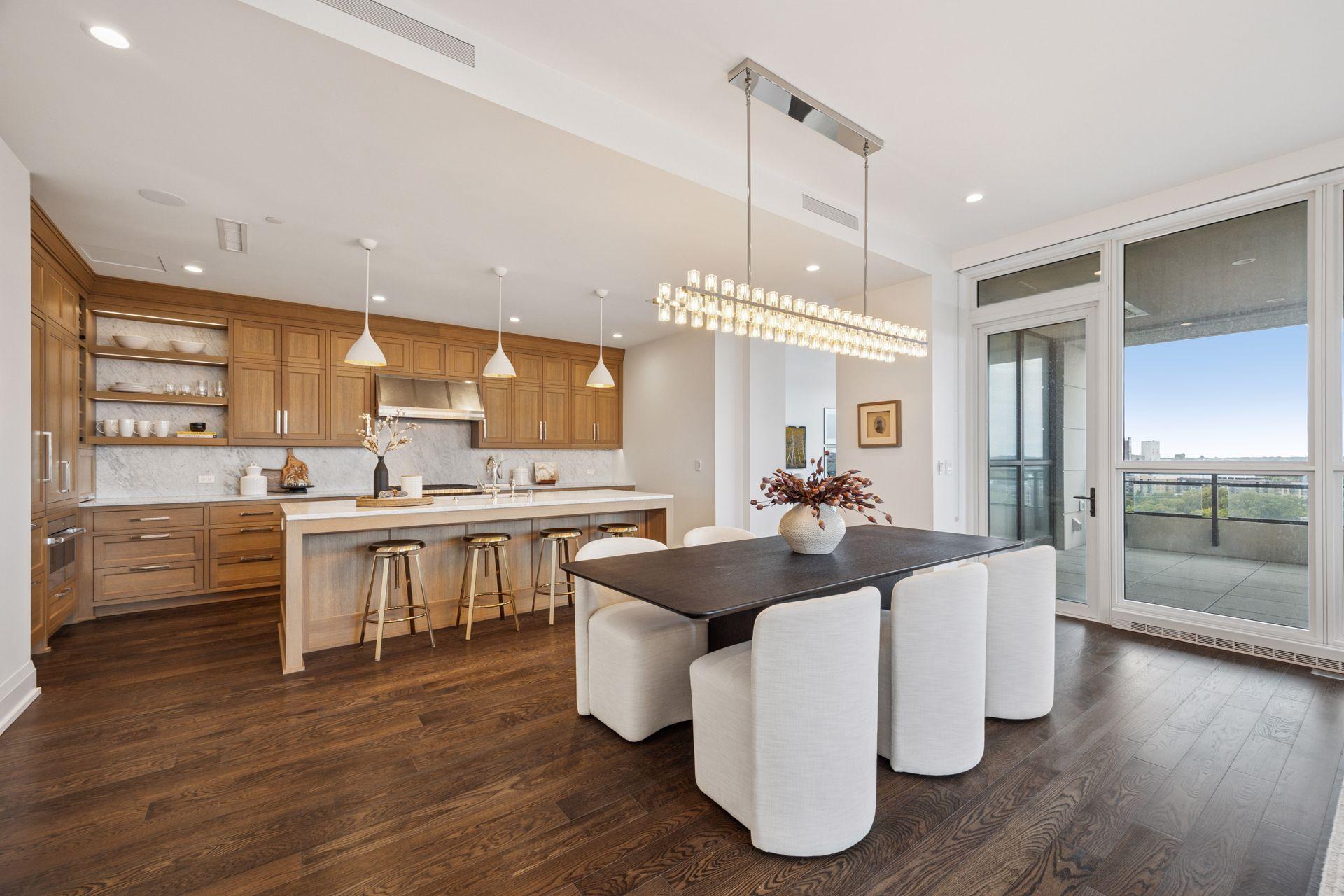 1111 W River Parkway Unit: 11D