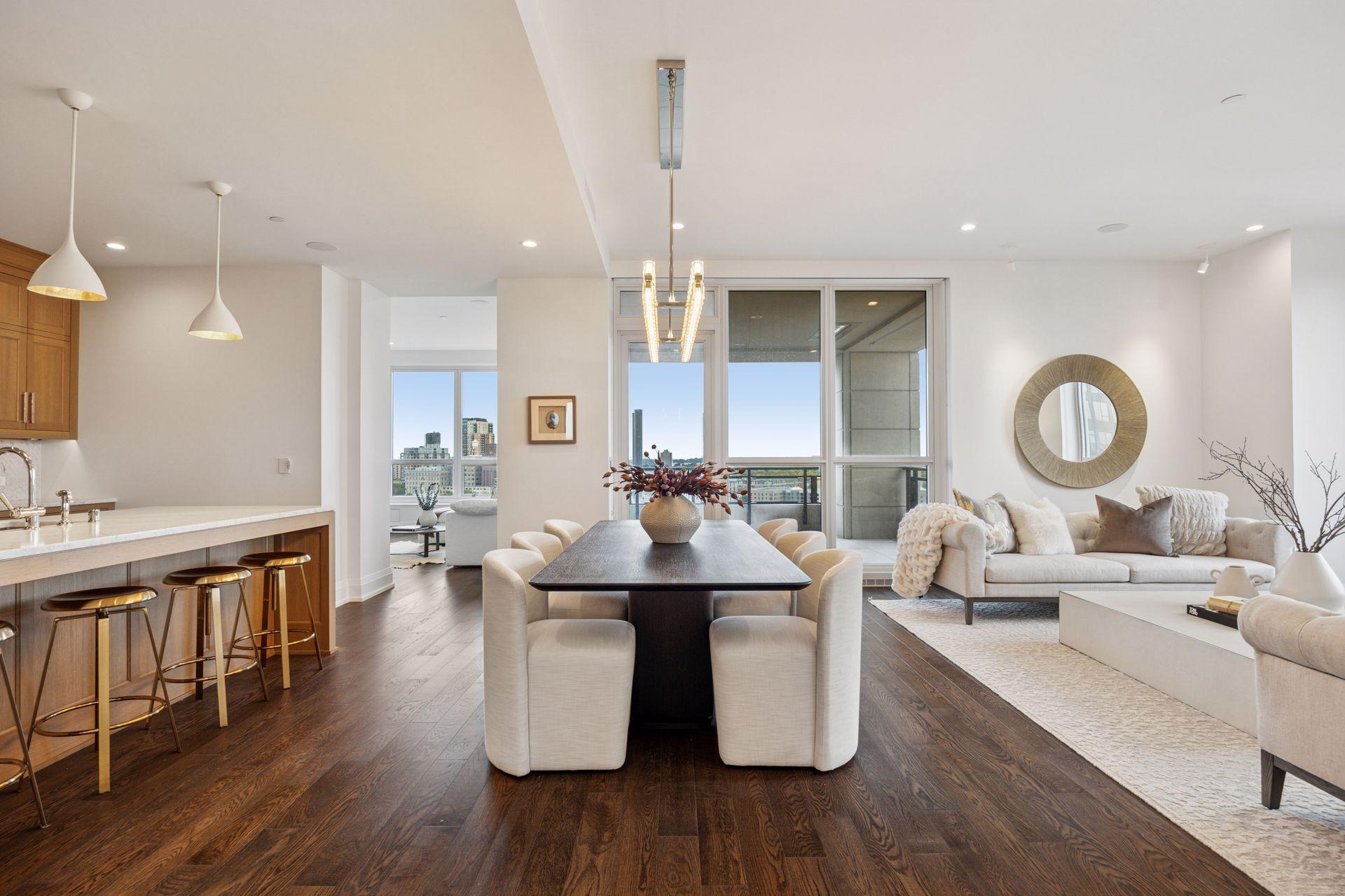 1111 W River Parkway Unit: 11D