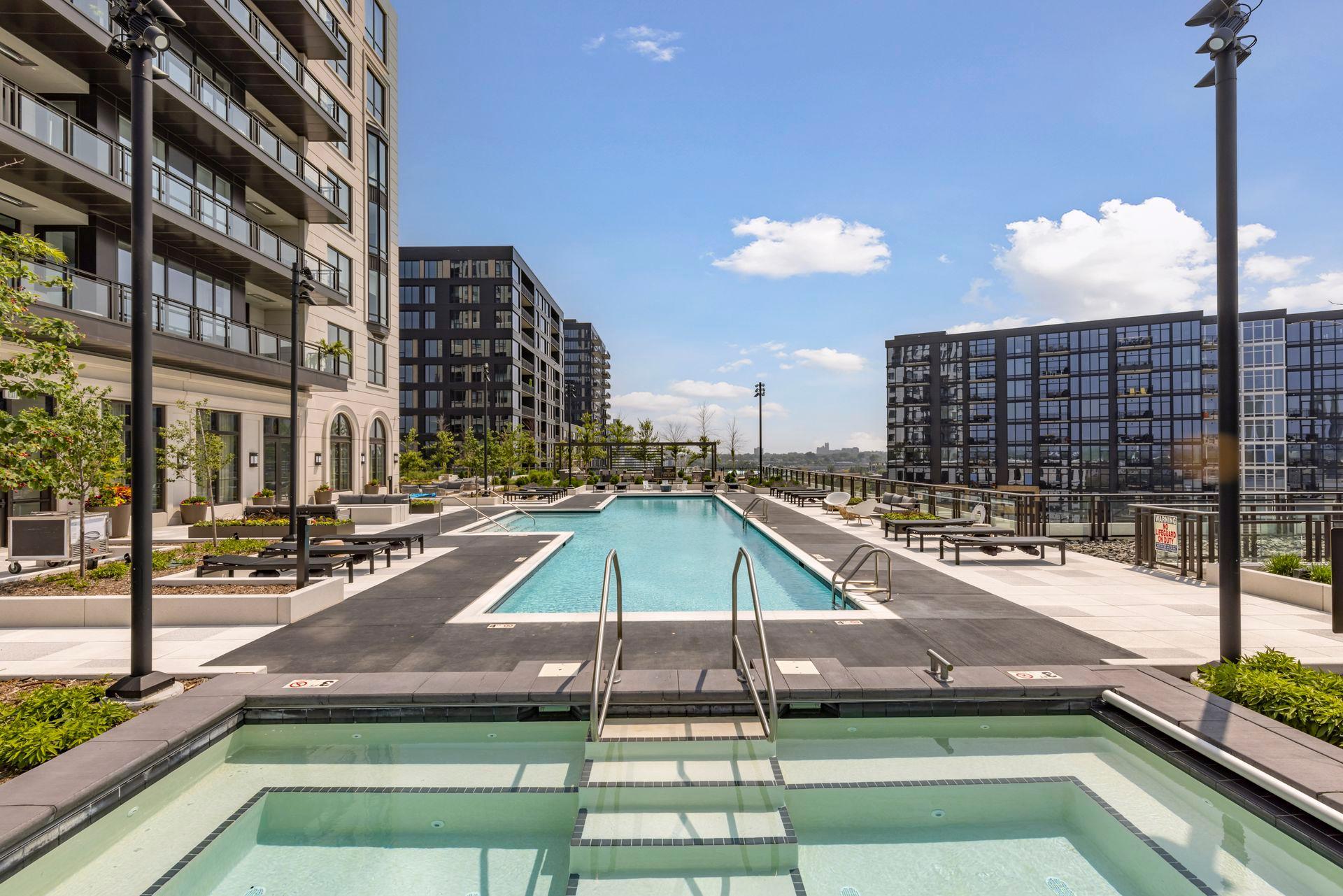 1111 W River Parkway Unit: 11D