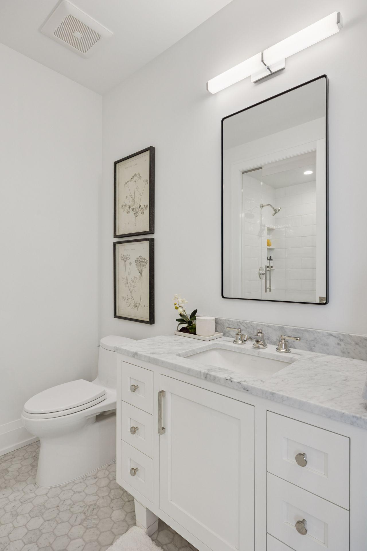 1111 W River Parkway Unit: 11D