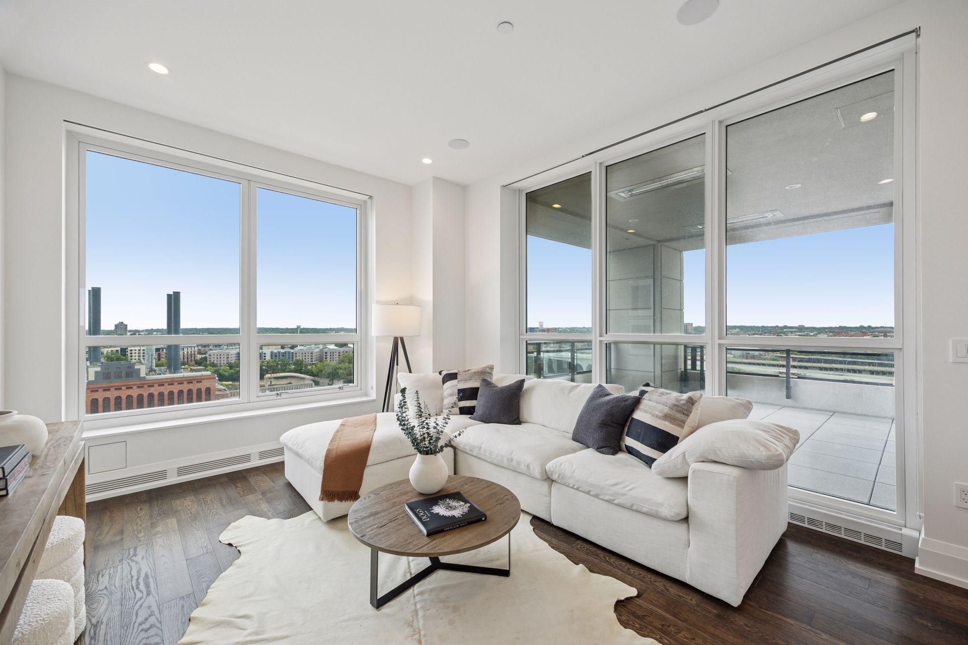 1111 W River Parkway Unit: 11D