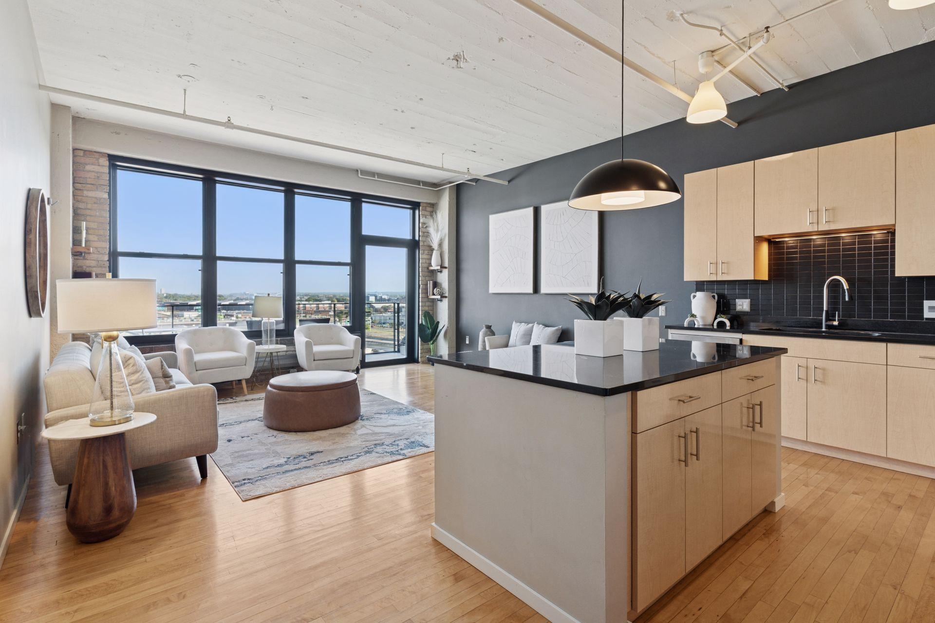 290 Market Street Unit: 706
