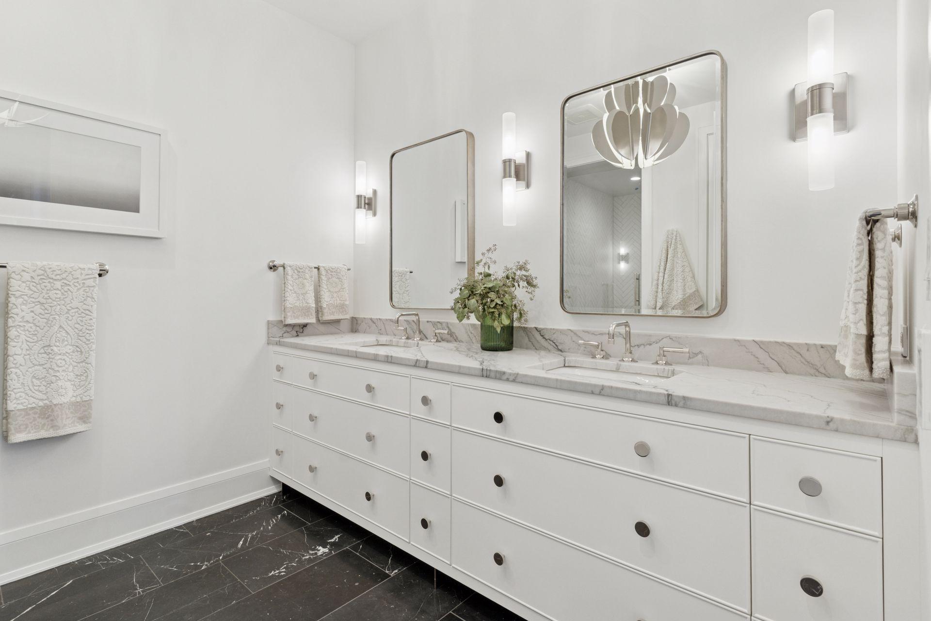 1111 W River Parkway Unit: 35C