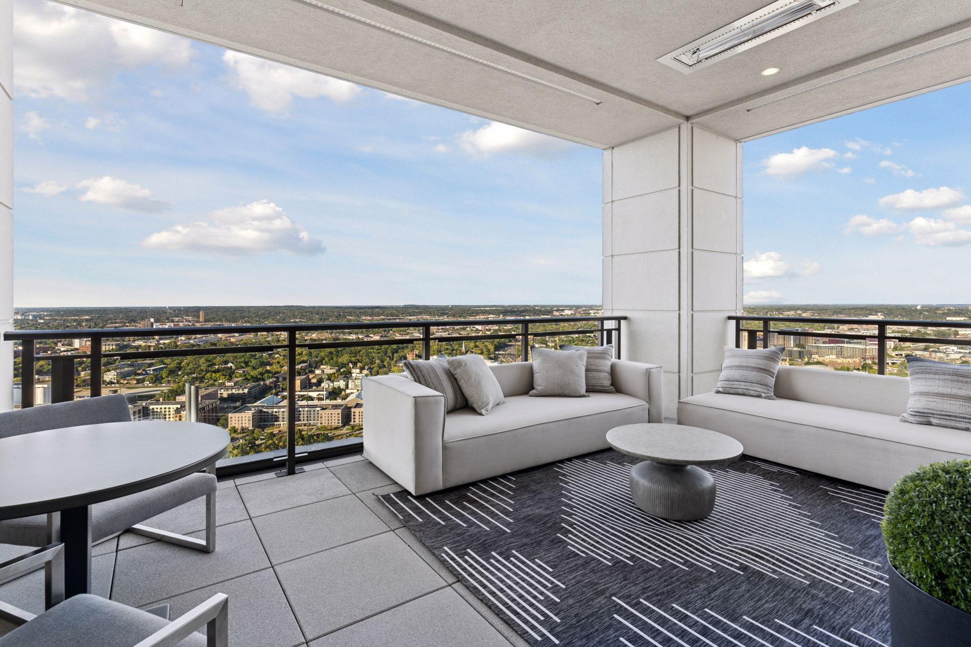 1111 W River Parkway Unit: 35C