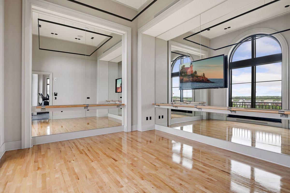 1111 W River Parkway Unit: 34C