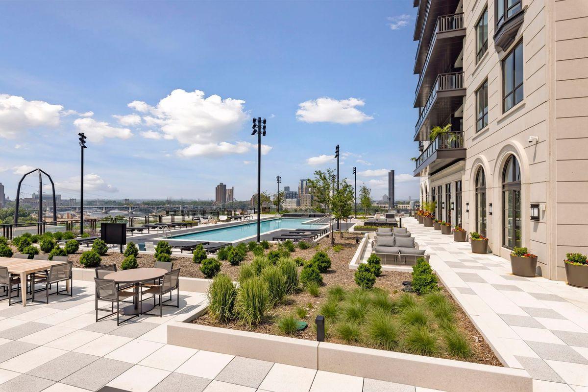 1111 W River Parkway Unit: 34C