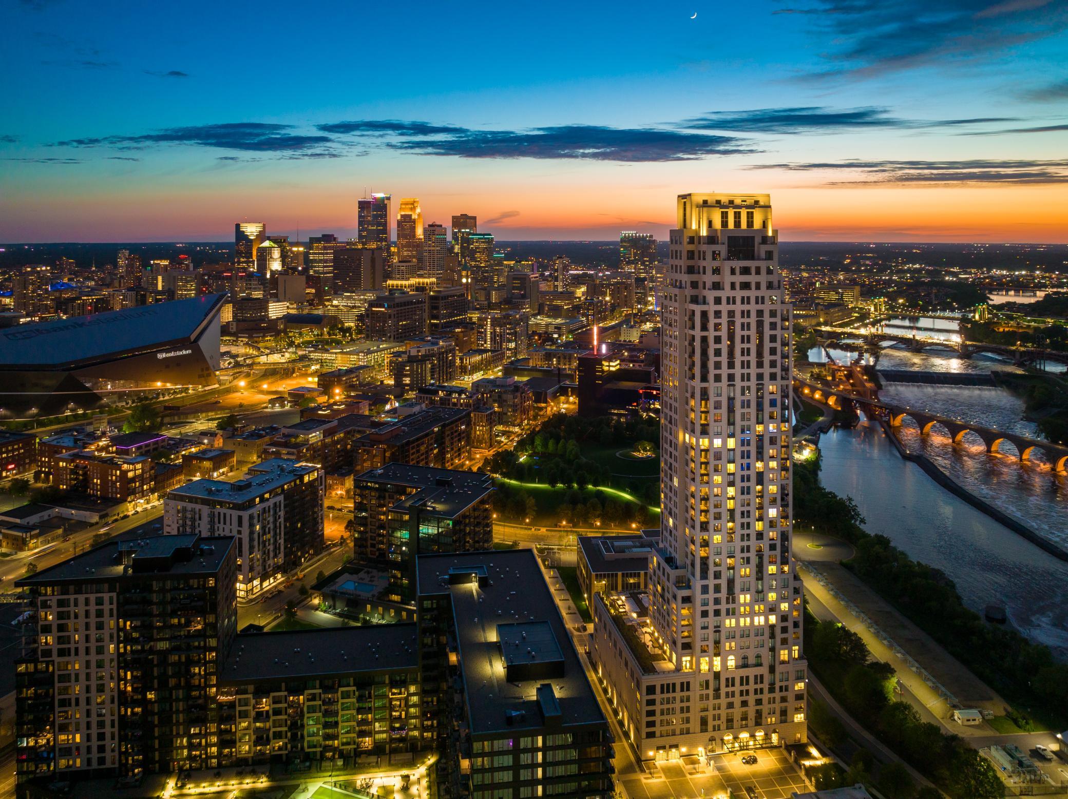 1111 W River Parkway Unit: 34A