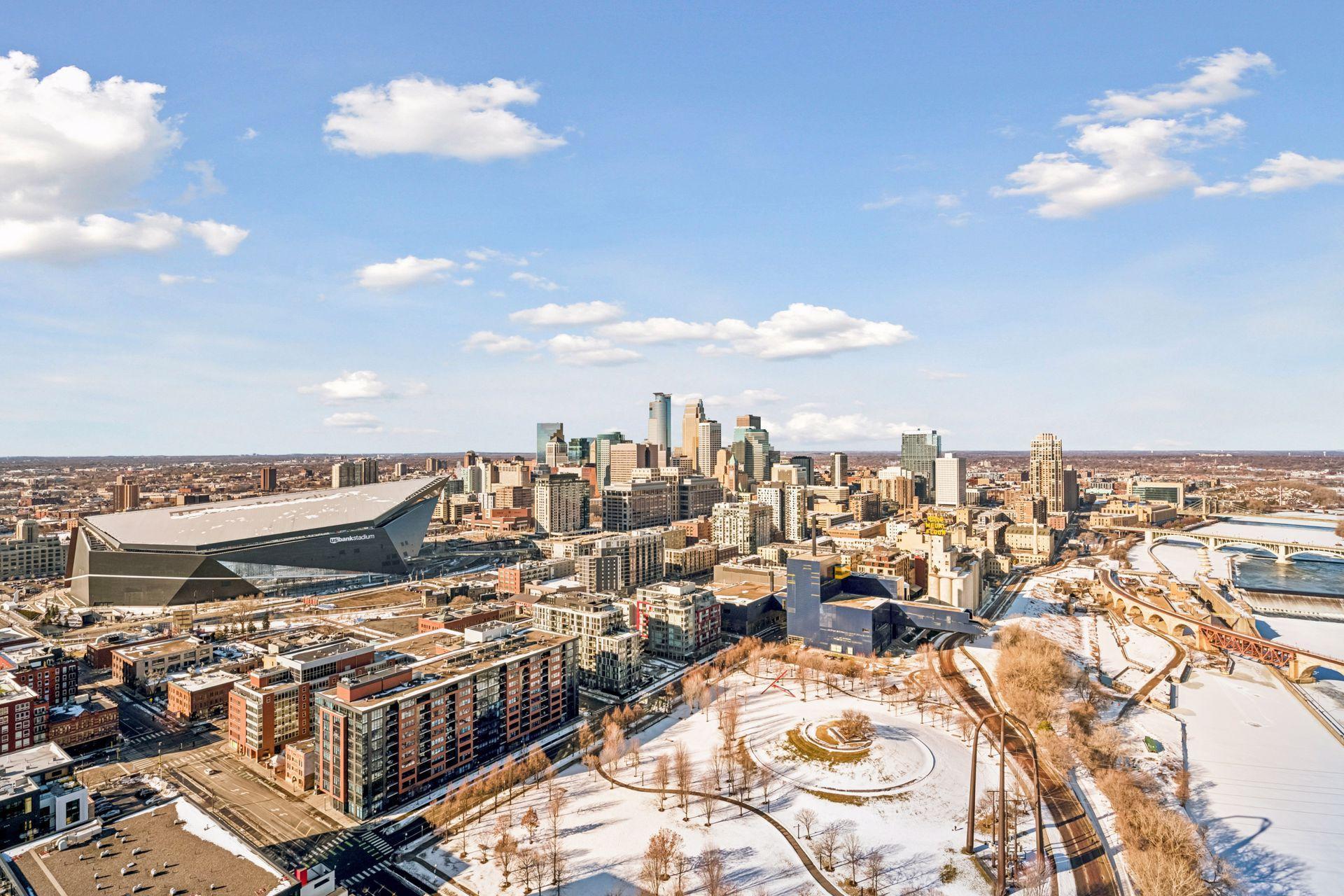 1111 W River Parkway Unit: 34A