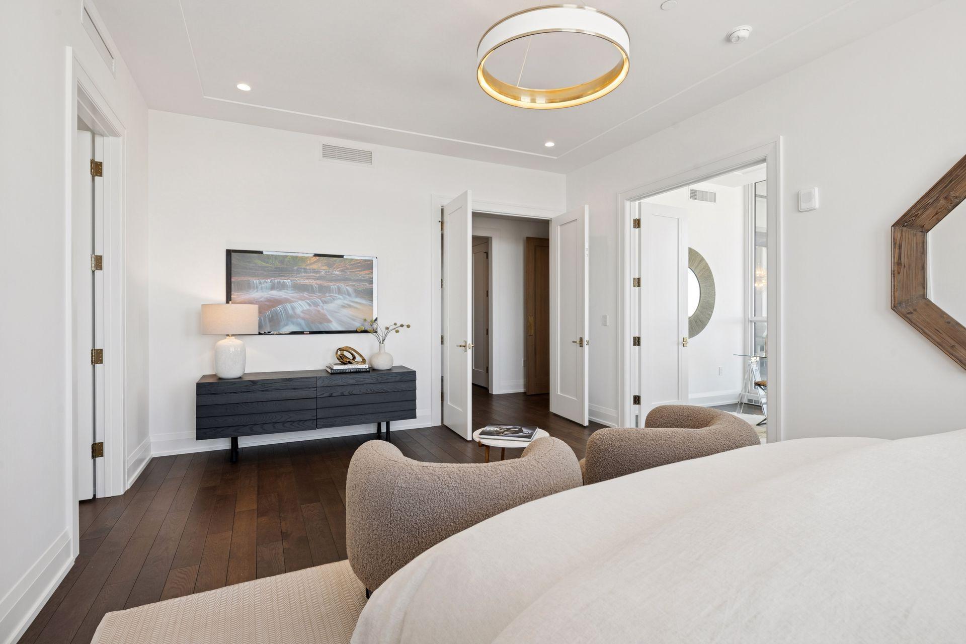 1111 W River Parkway Unit: 34A