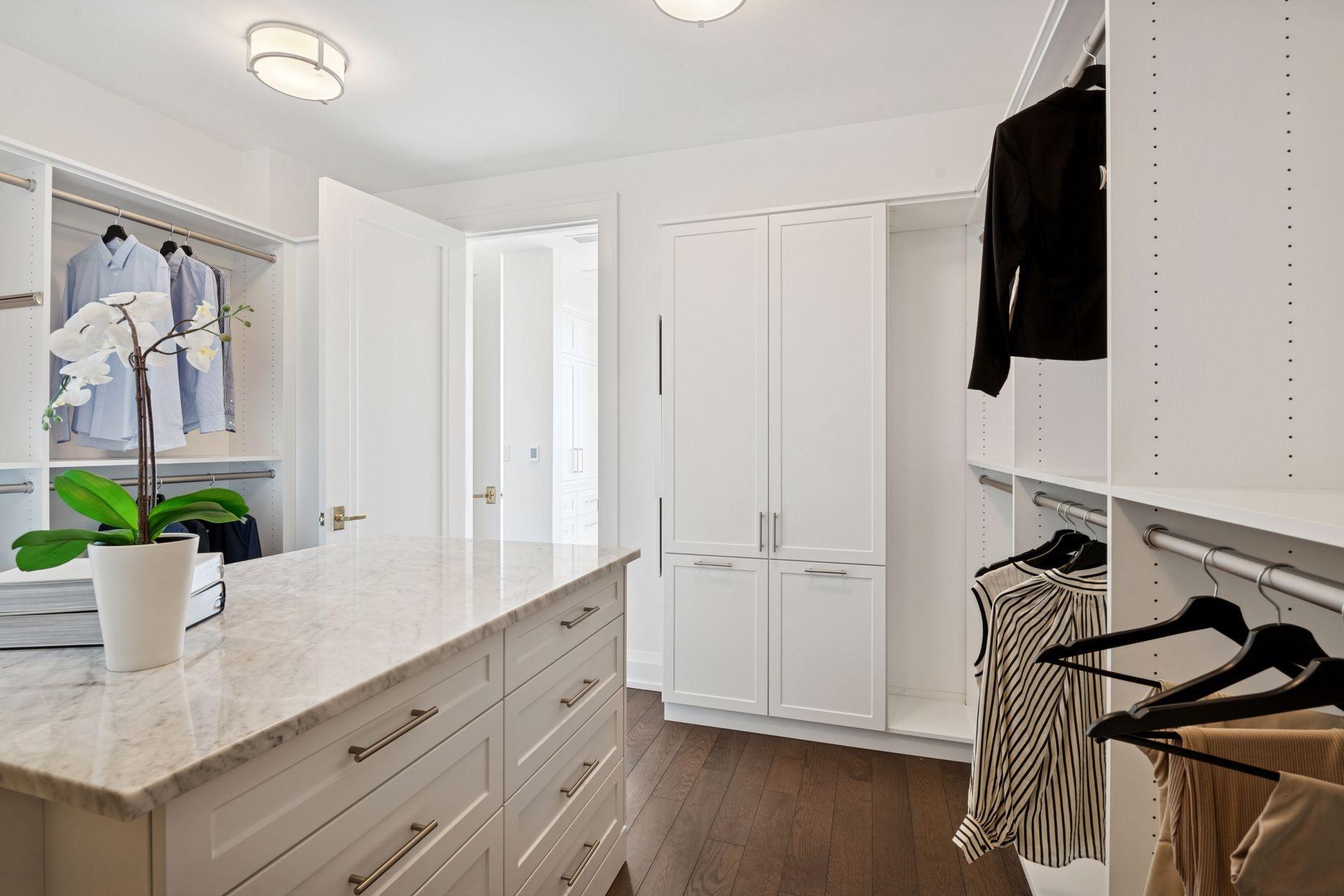 1111 W River Parkway Unit: 34A