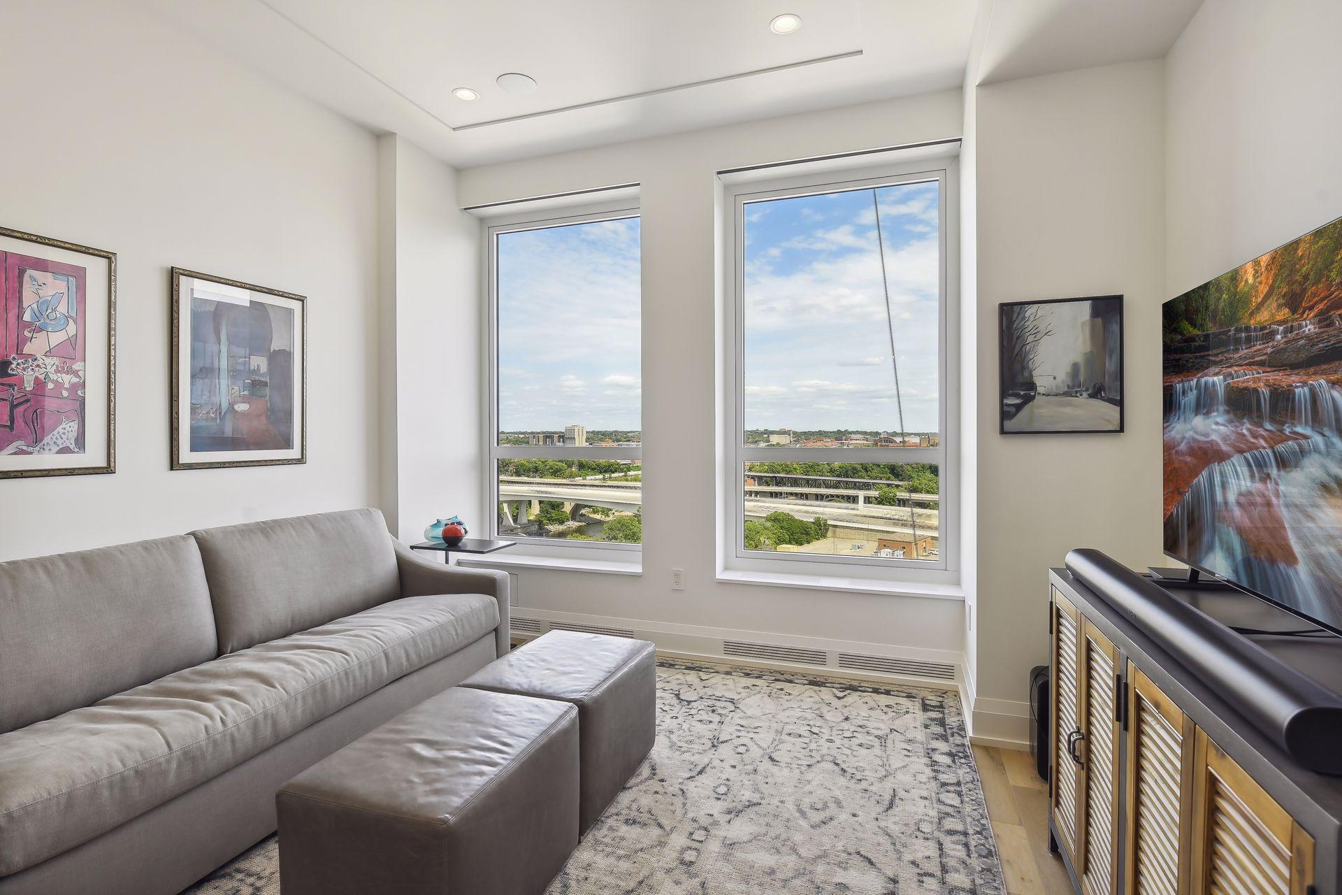1111 W River Parkway Unit: 14E