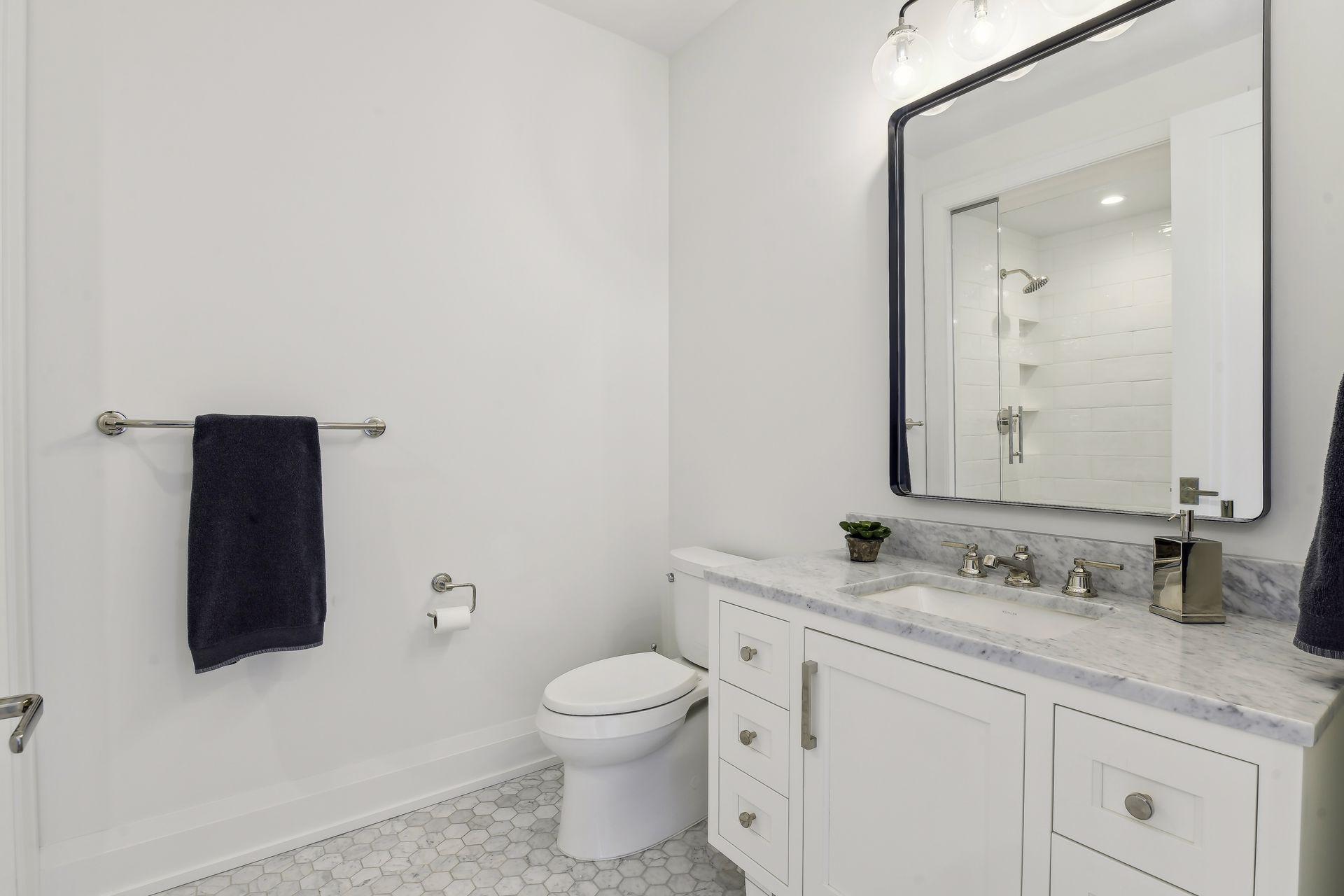 1111 W River Parkway Unit: 14E