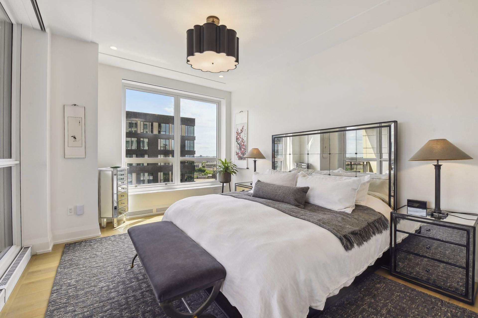 1111 W River Parkway Unit: 14E