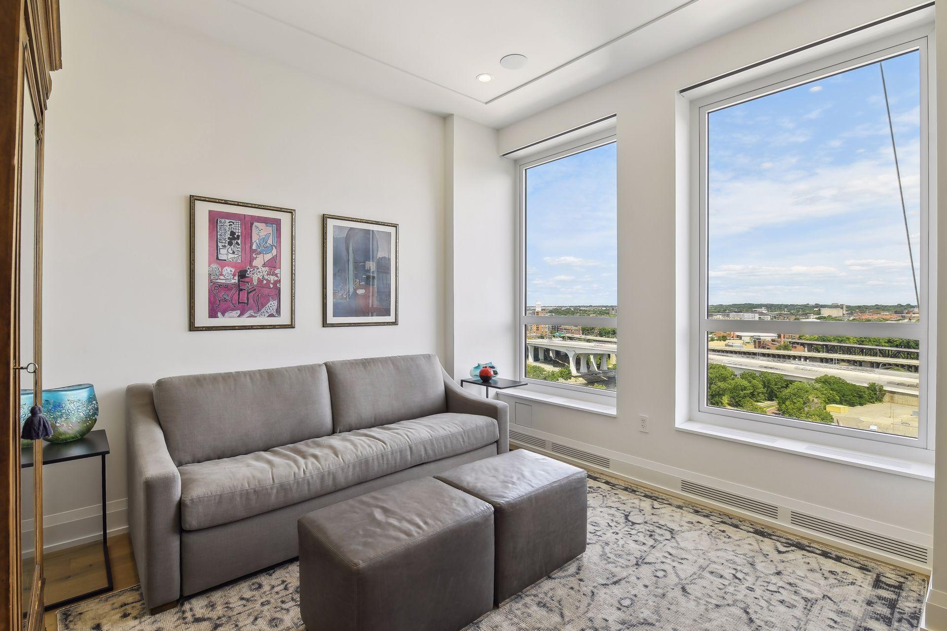 1111 W River Parkway Unit: 14E