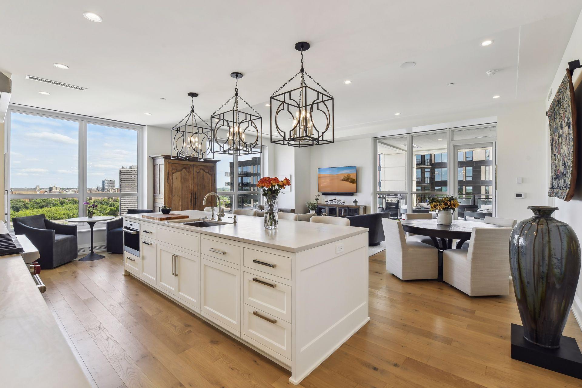 1111 W River Parkway Unit: 14E