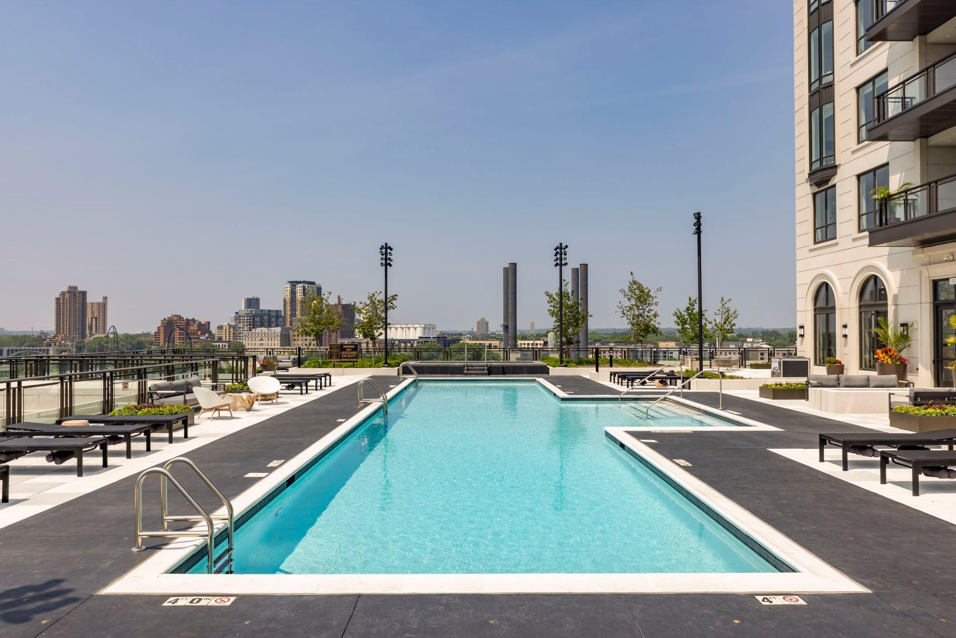 1111 W River Parkway Unit: 14E