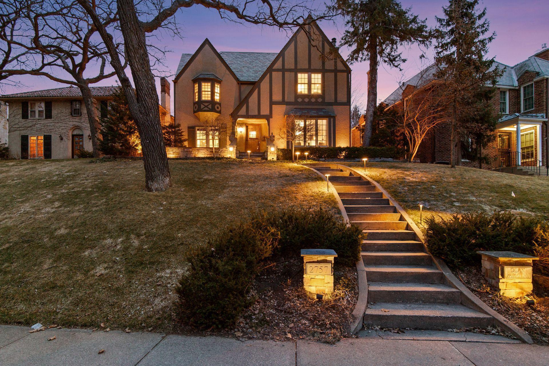 2757 Dean Parkway