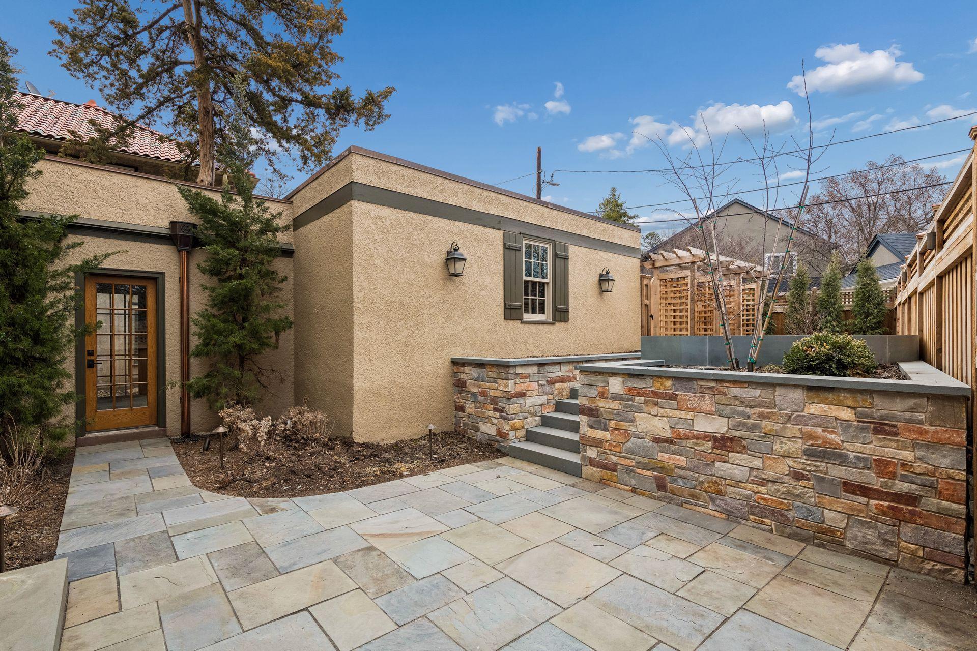 2757 Dean Parkway
