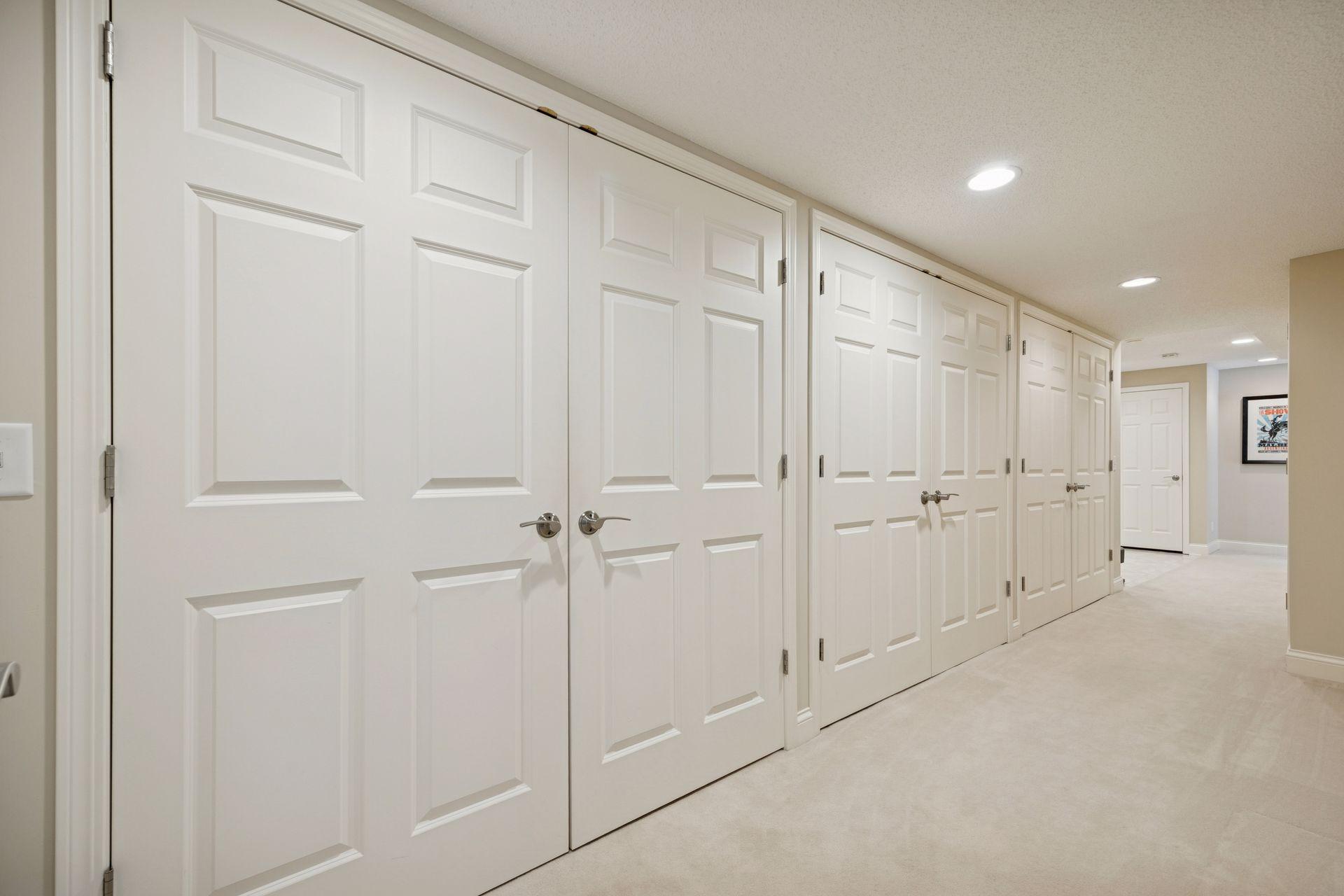 660 Windemere Curve N