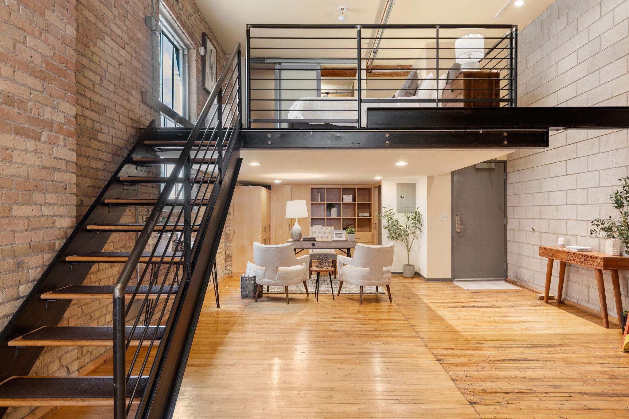 801 Washington Avenue N Unit: 221