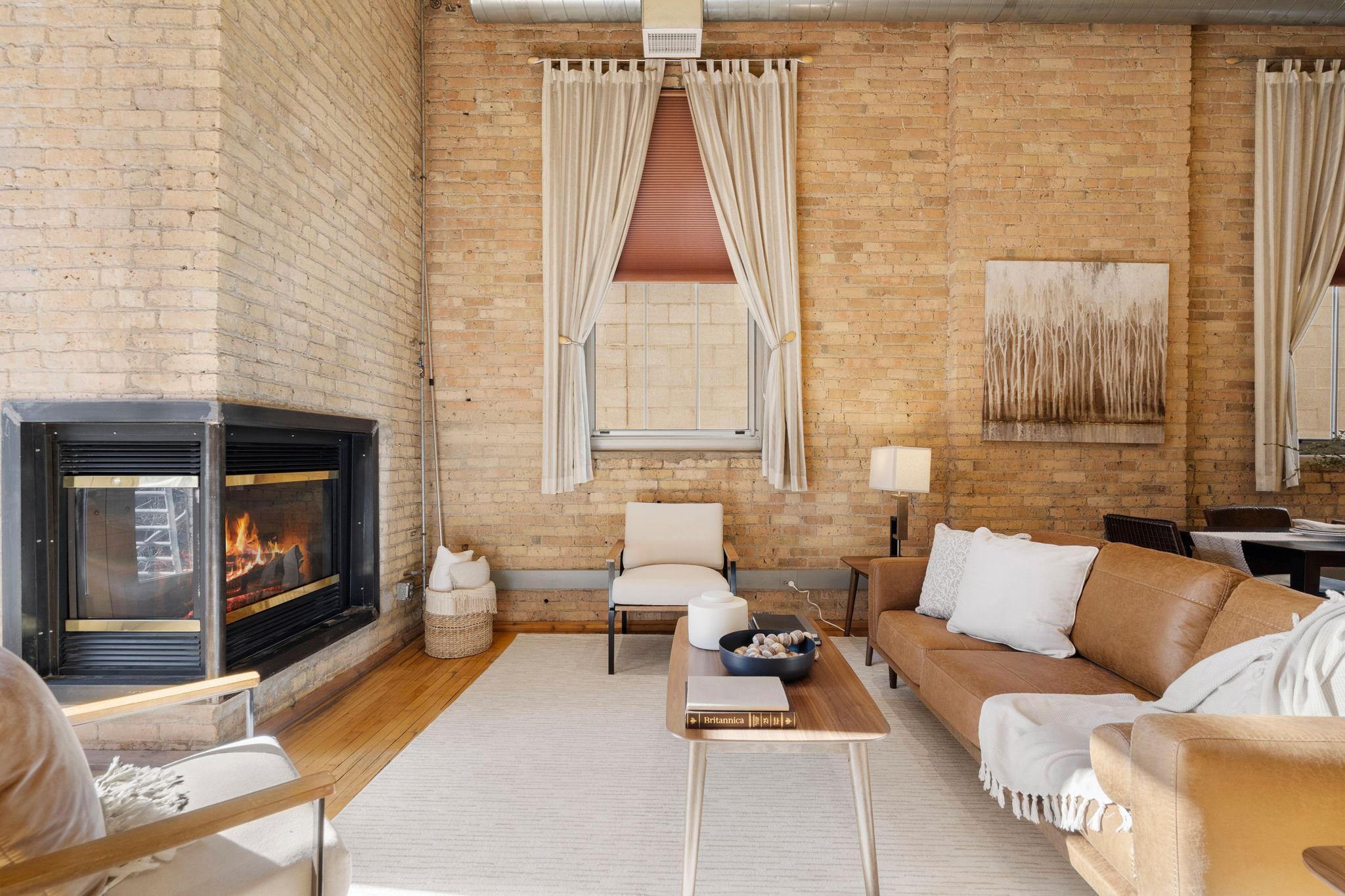801 Washington Avenue N Unit: 221