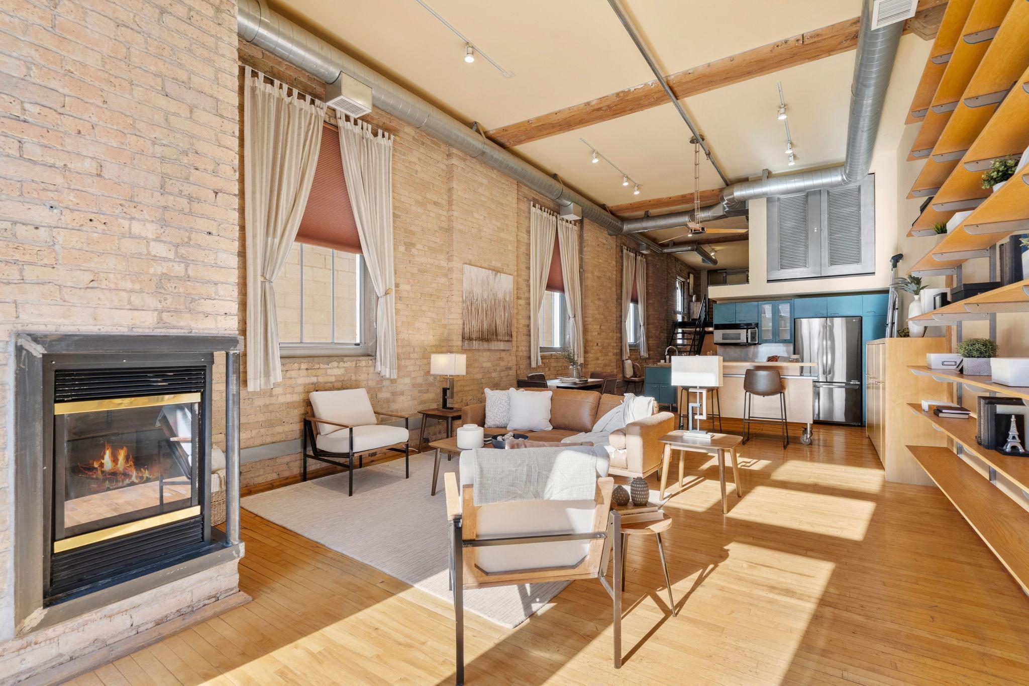 801 Washington Avenue N Unit: 221