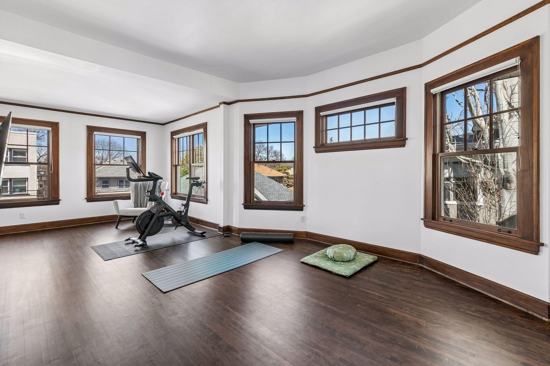 2310 Humboldt Avenue S