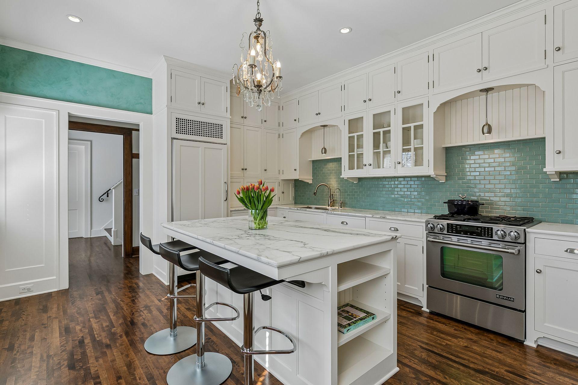 2310 Humboldt Avenue S