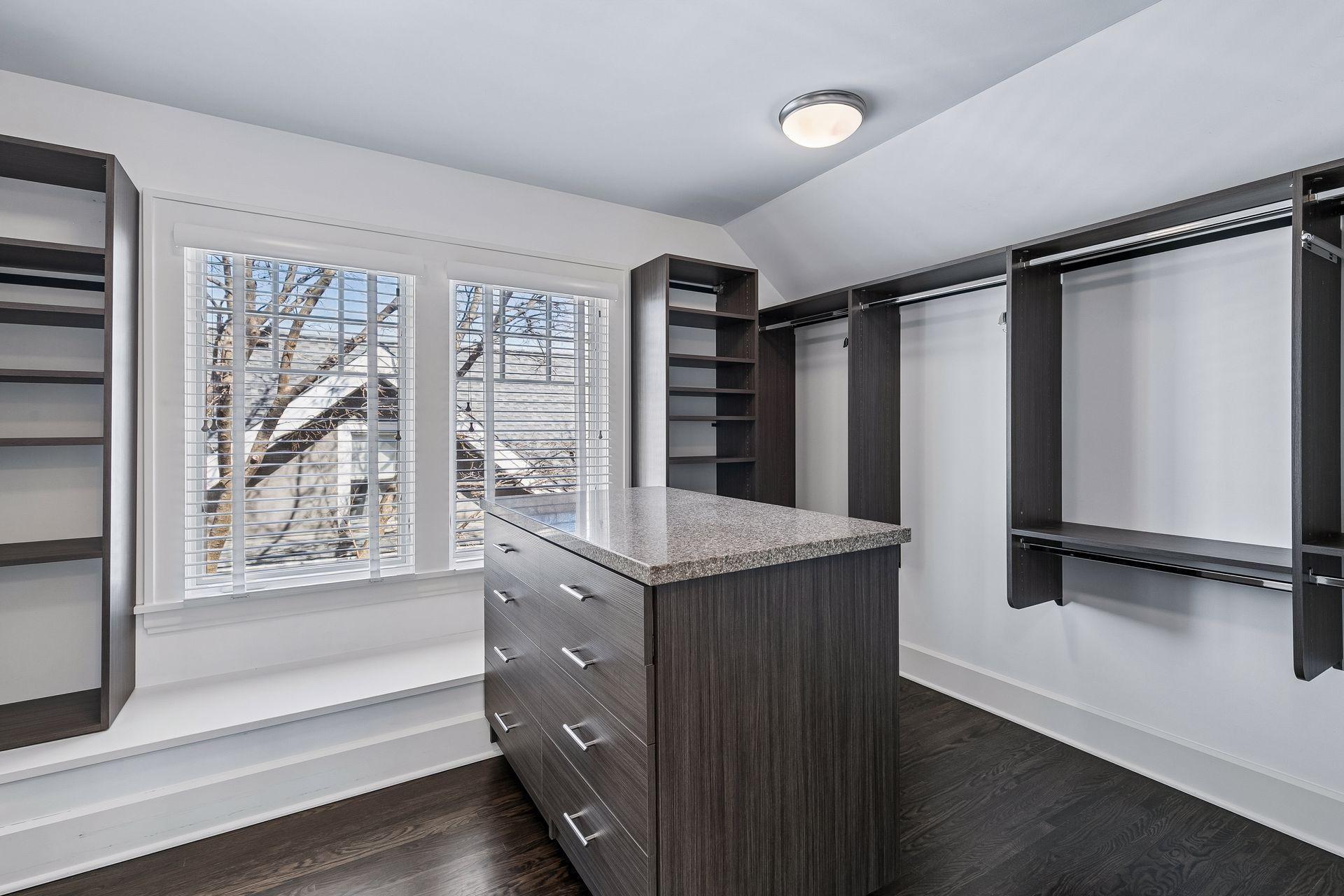 2310 Humboldt Avenue S