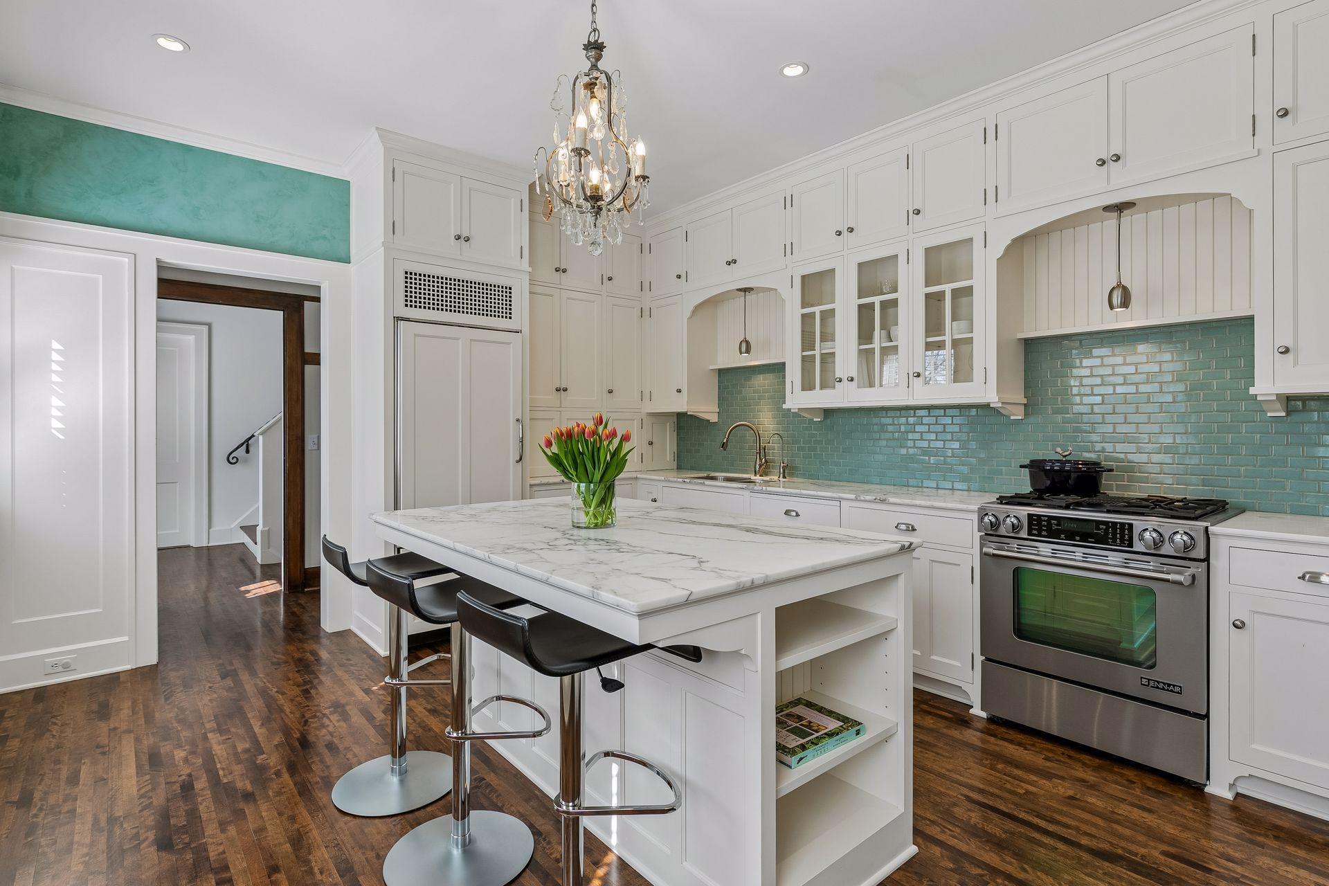 2310 Humboldt Avenue S