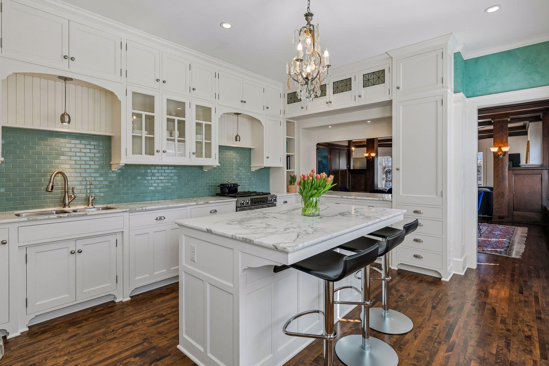 2310 Humboldt Avenue S