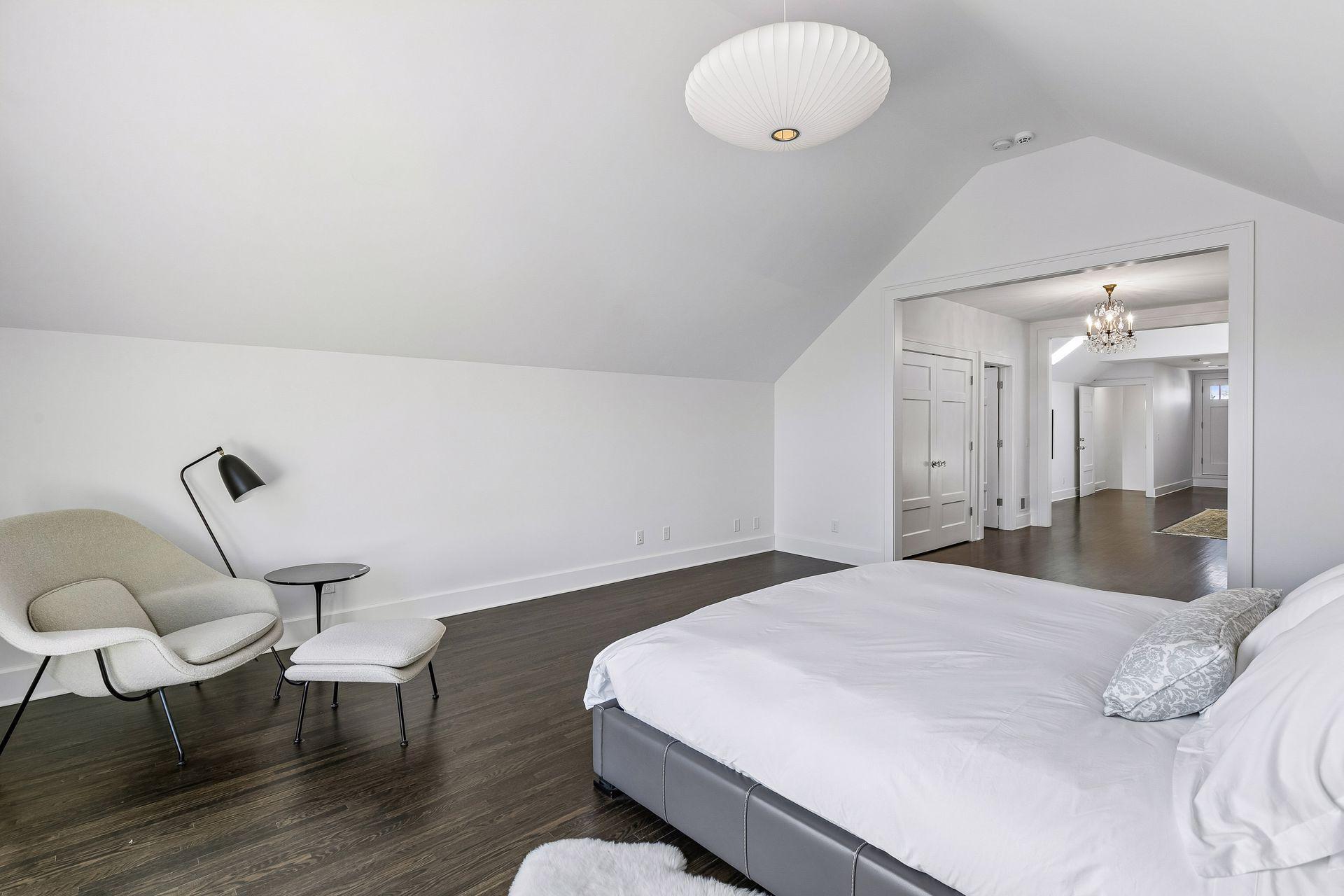 2310 Humboldt Avenue S